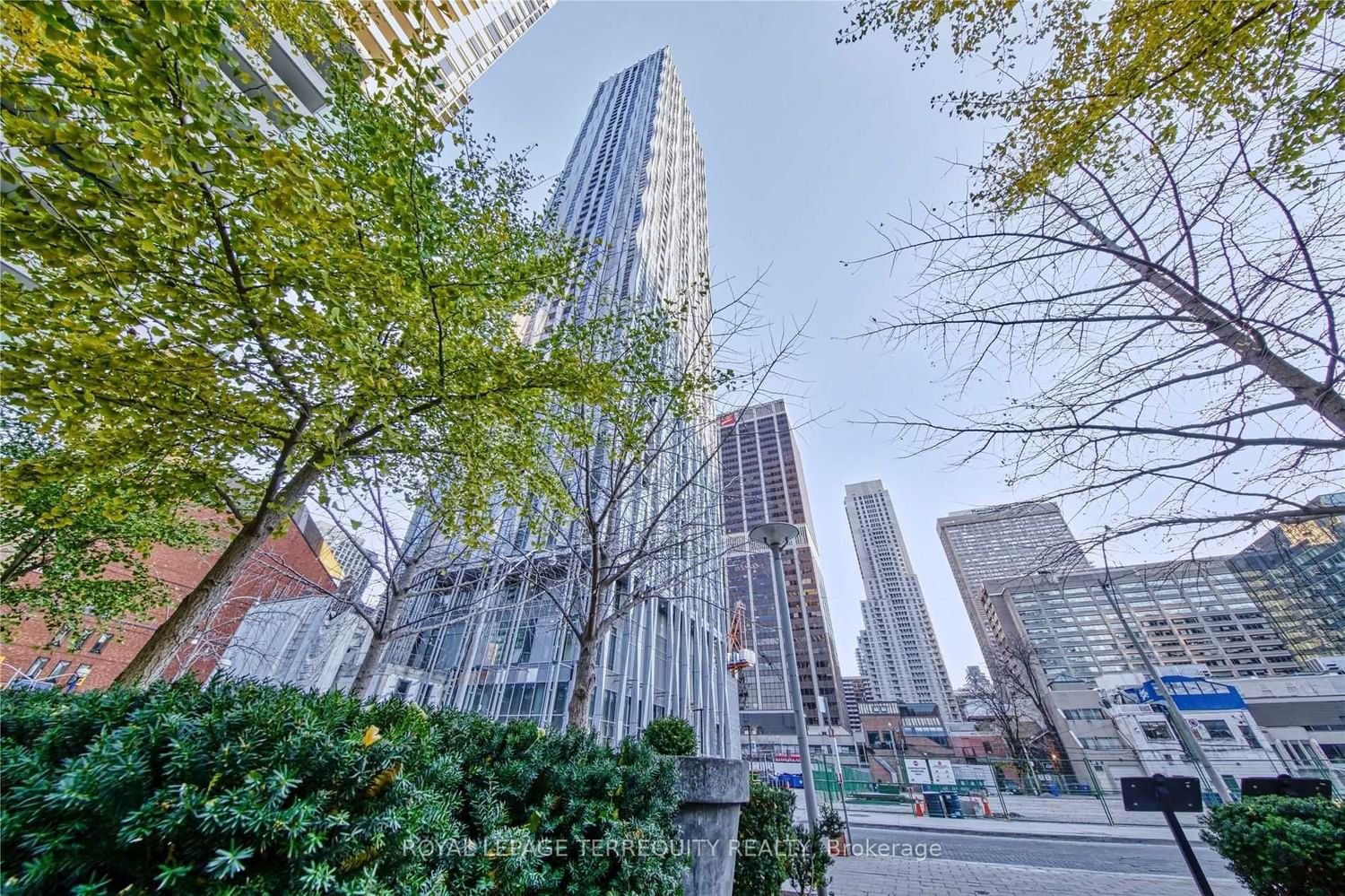 1 Yorkville Ave, unit 3501 for sale - image #27