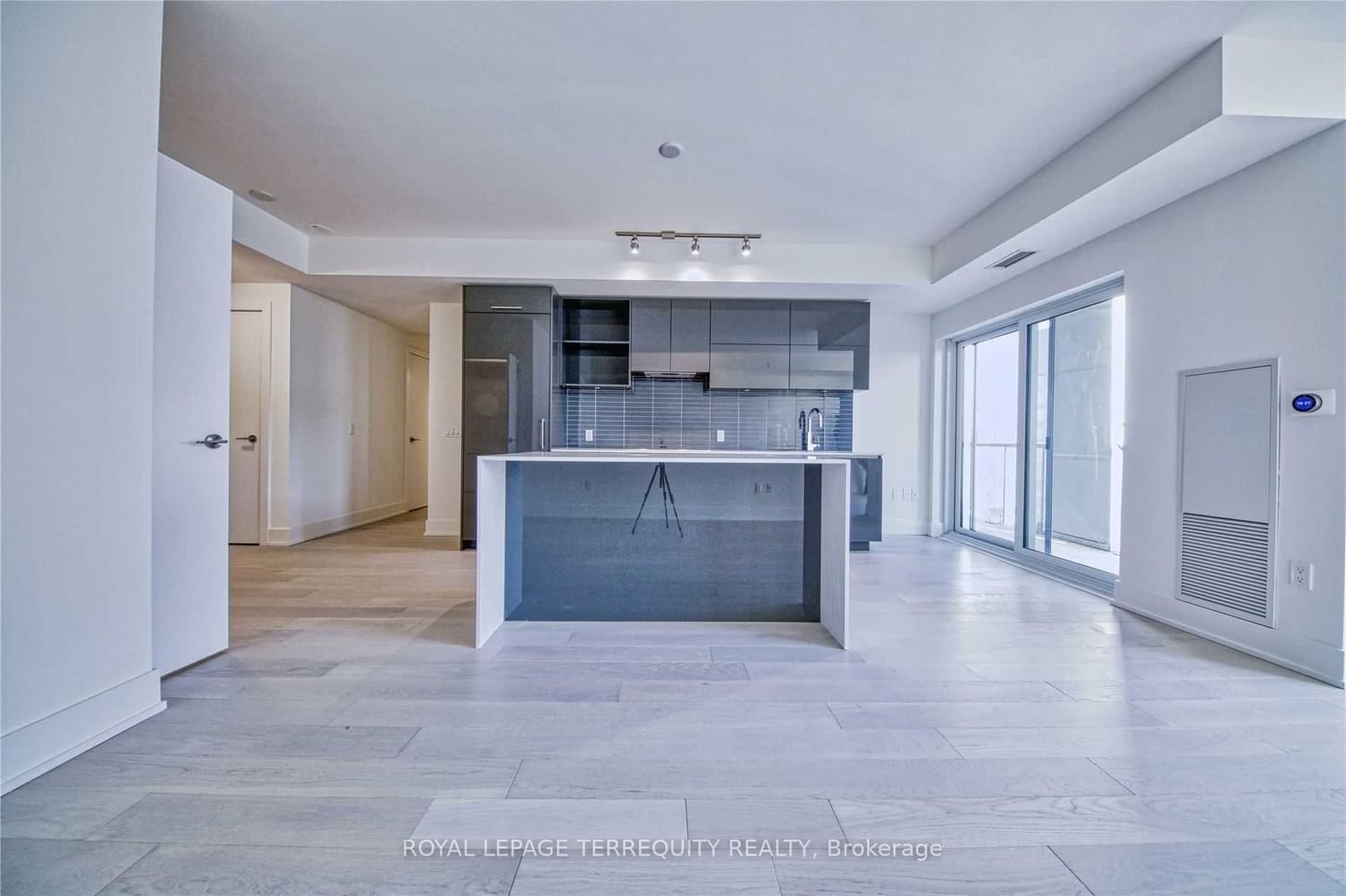 1 Yorkville Ave, unit 3501 for sale - image #5