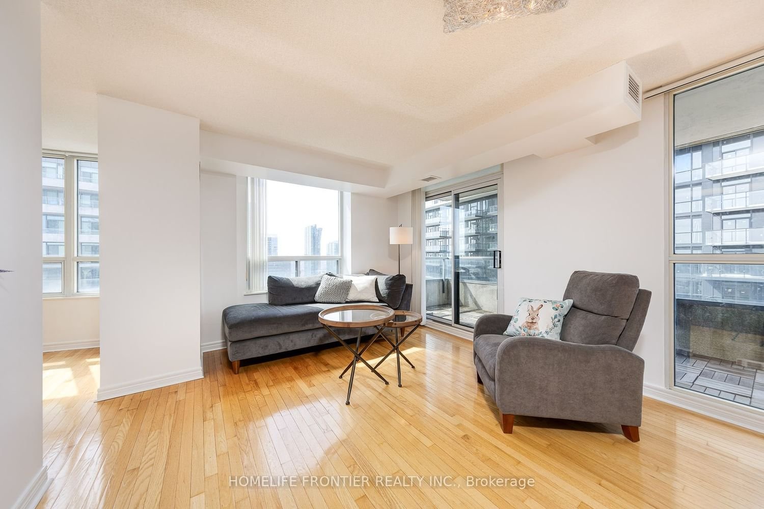 23 Hollywood Ave, unit 3610 for sale - image #3