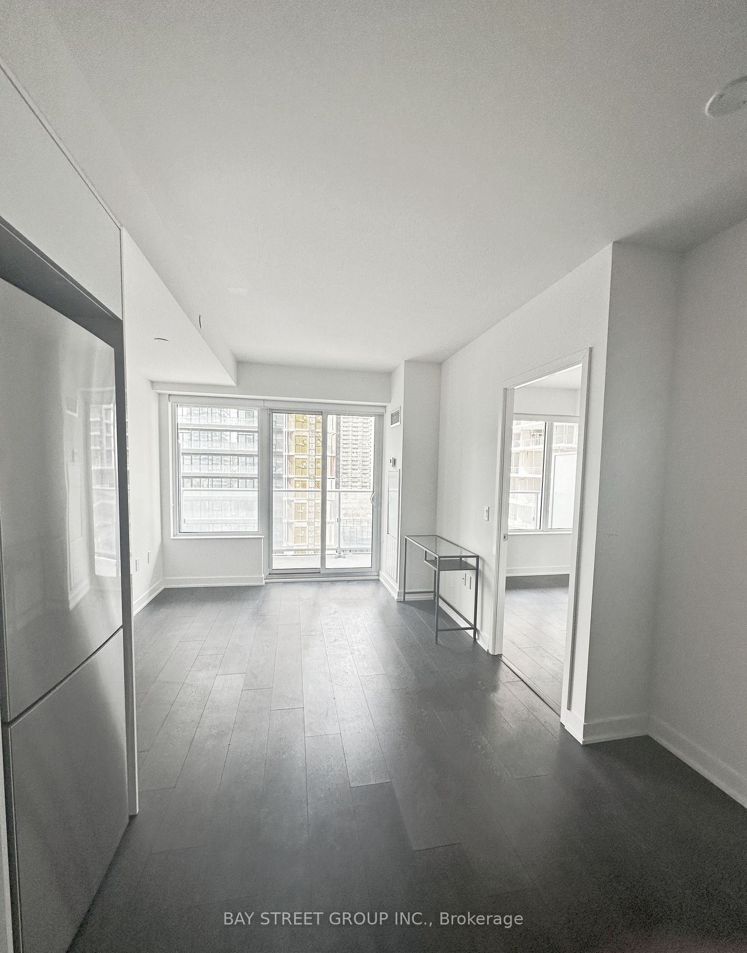 99 Broadway Ave, unit 911 for rent - image #5
