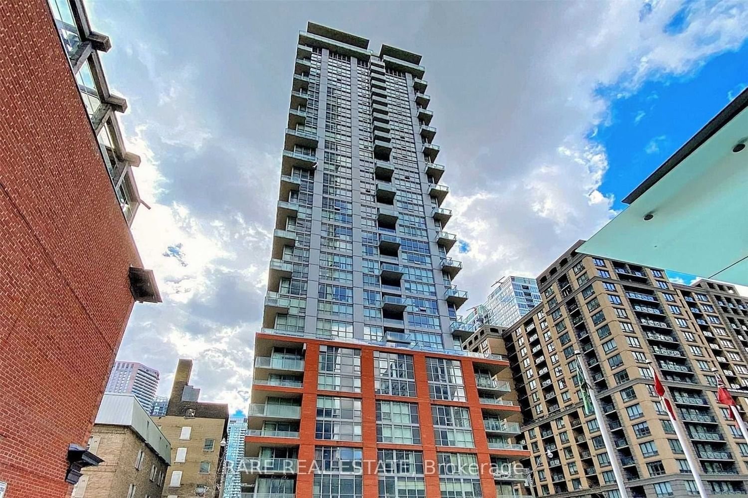 126 Simcoe St, unit 2702 for rent - image #2