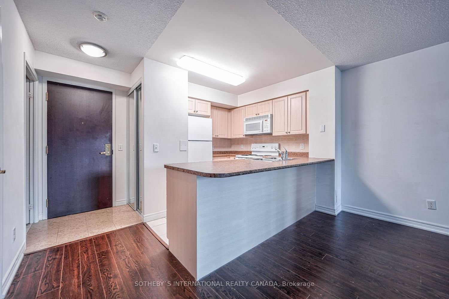30 Grand Trunk Cres, unit 305 for rent - image #12