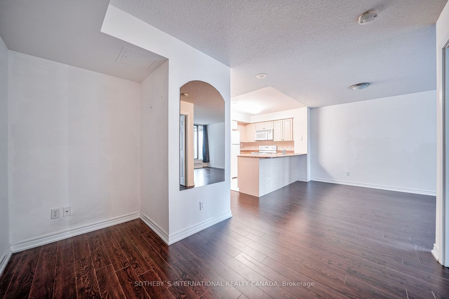 30 Grand Trunk Cres, unit 305 for rent - image #19