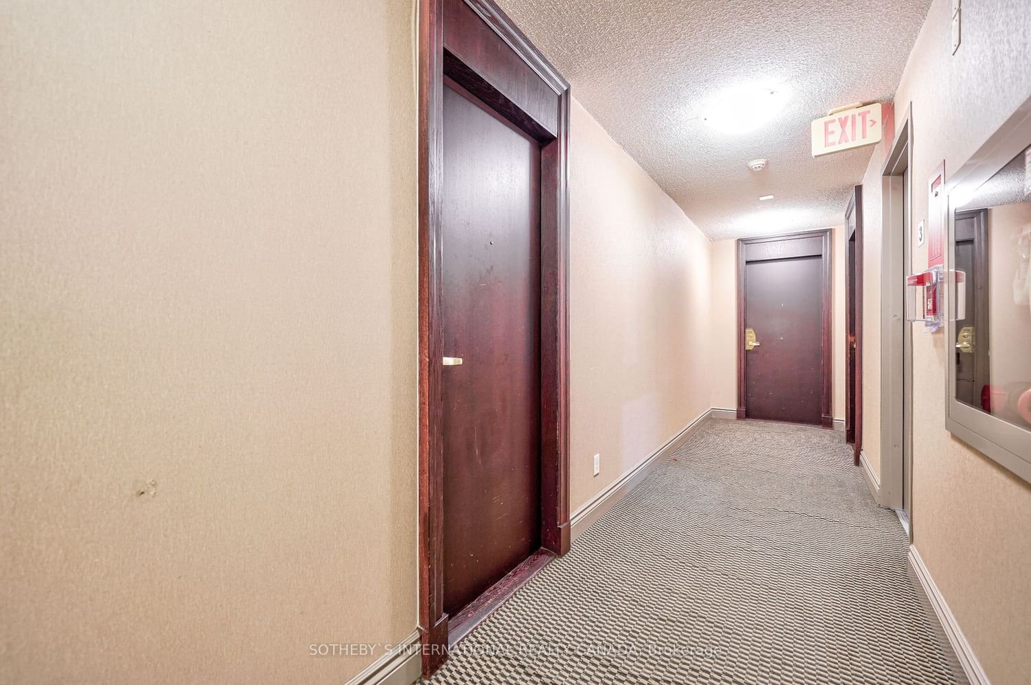 30 Grand Trunk Cres, unit 305 for rent - image #4