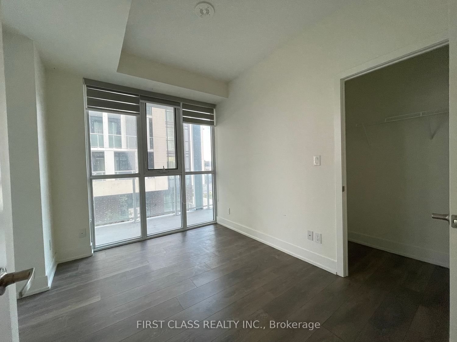 180 Fairview Mall Dr, unit 213 for rent - image #8