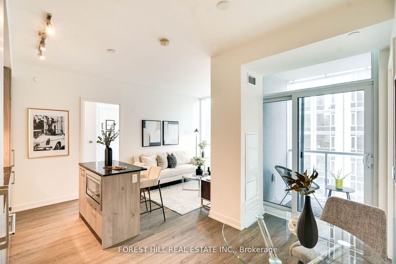 1 Yorkville Ave, unit 802 for sale - image #4