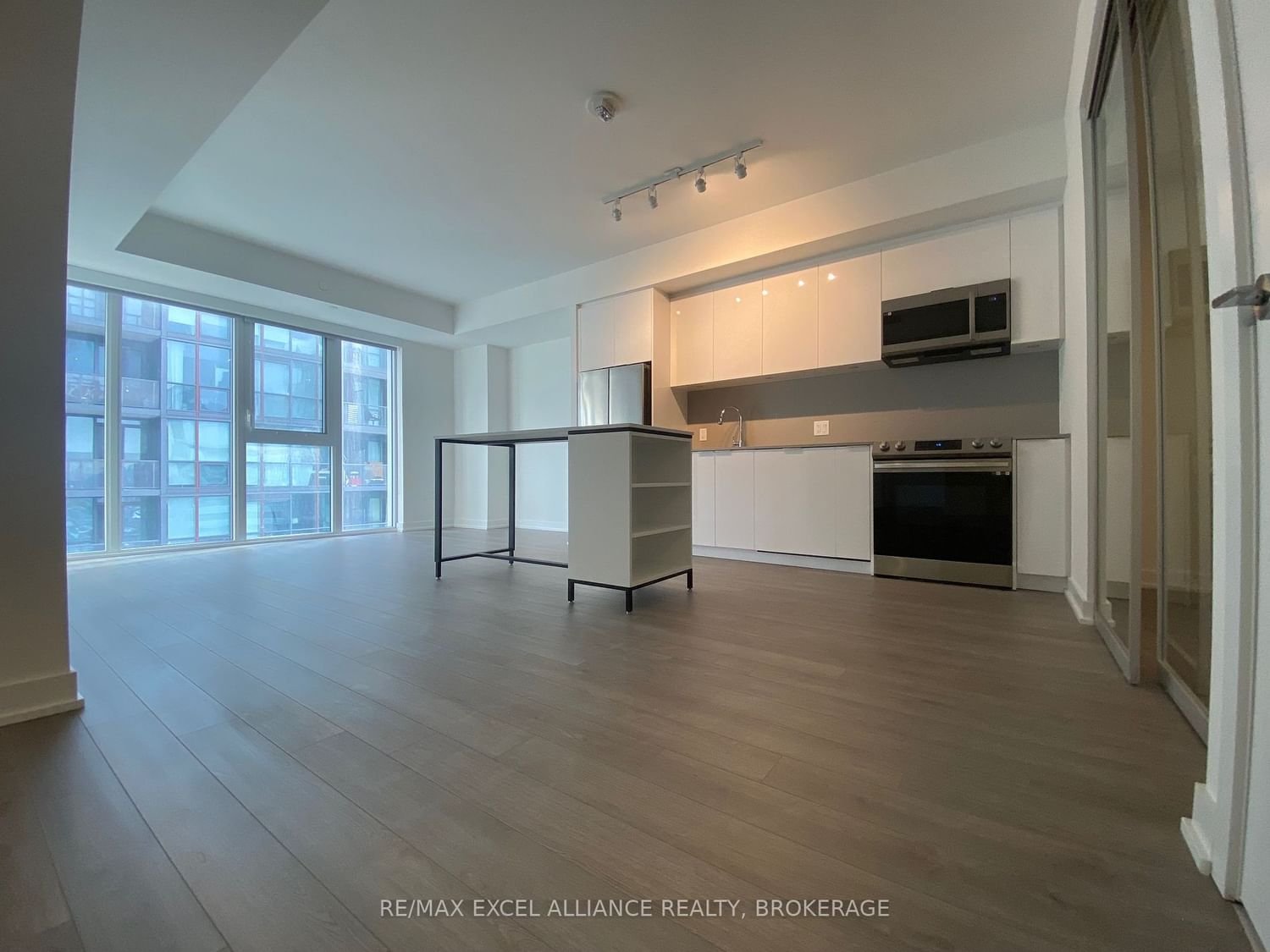 357 King St W, unit 2909 for rent - image #2