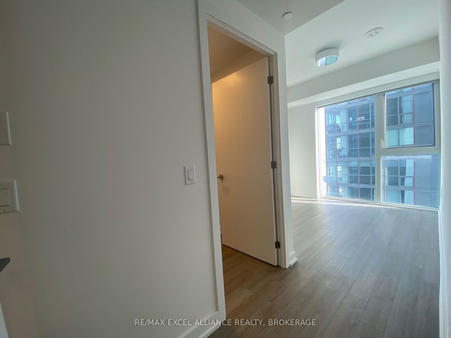 357 King St W, unit 2909 for rent - image #5