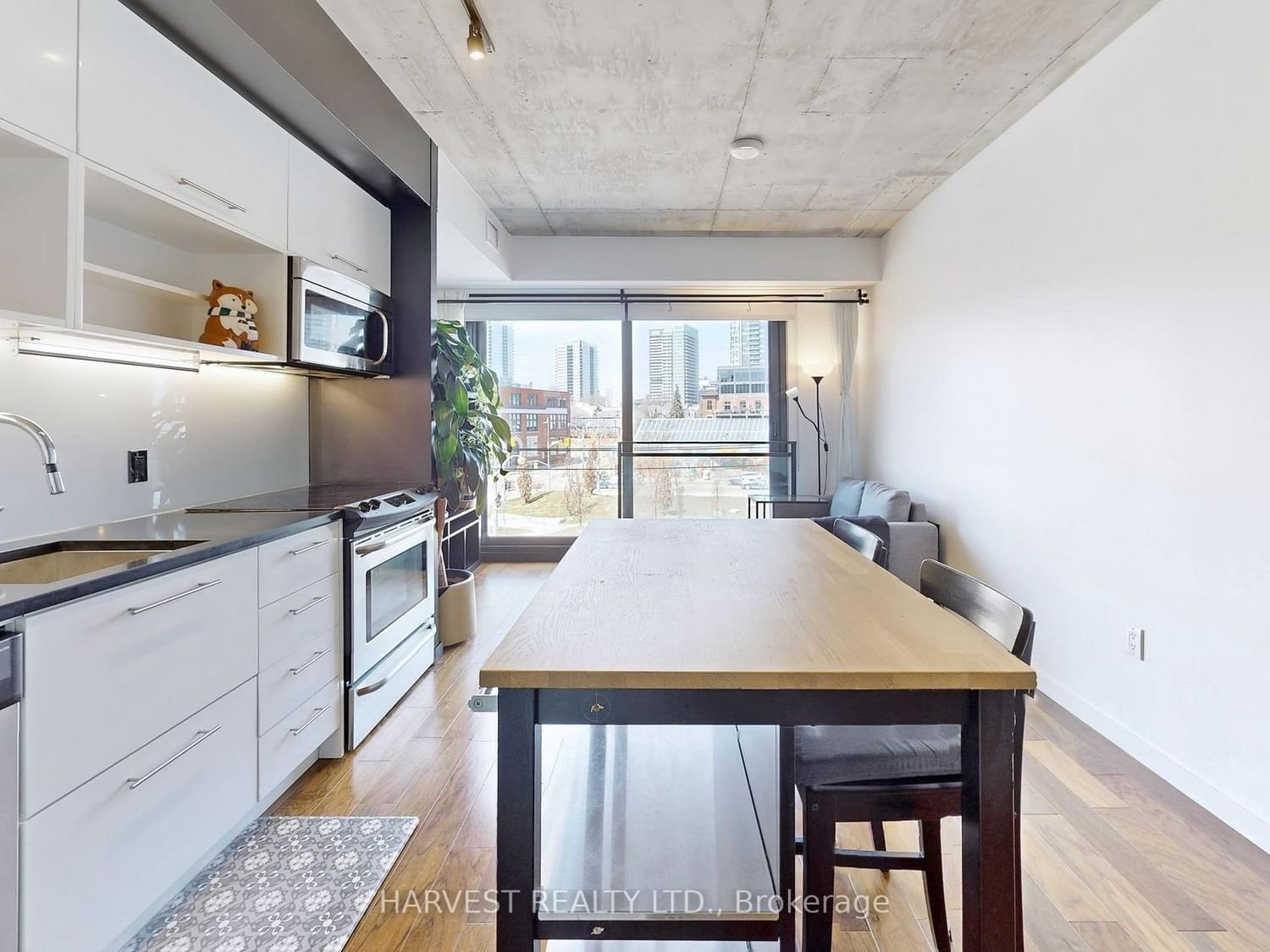 51 Trolley Cres, unit 320 for sale - image #13