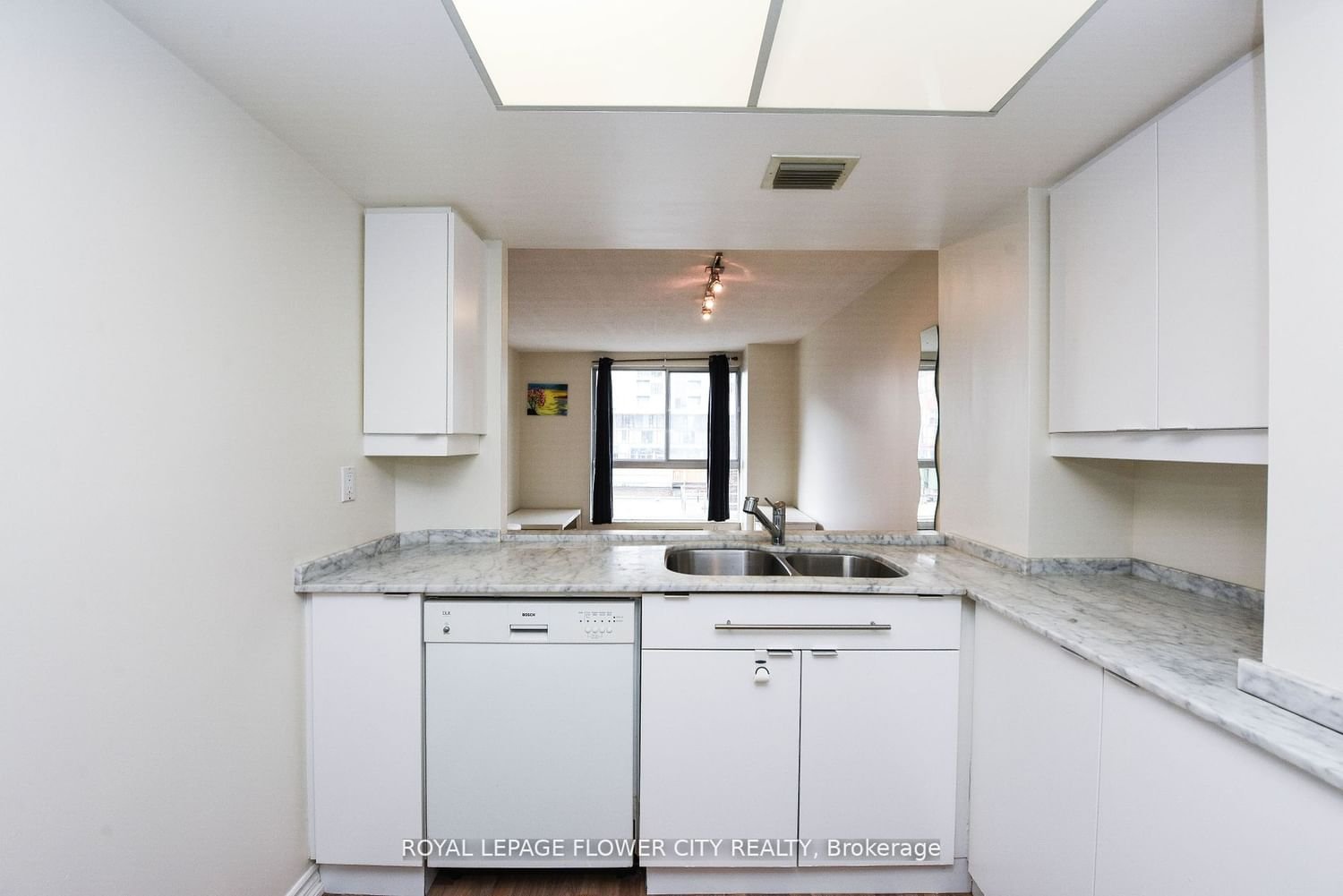 7 Broadway Ave, unit 604 for sale - image #11