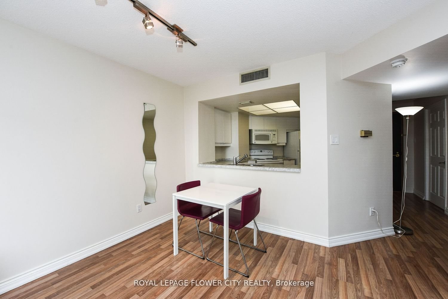 7 Broadway Ave, unit 604 for sale - image #8