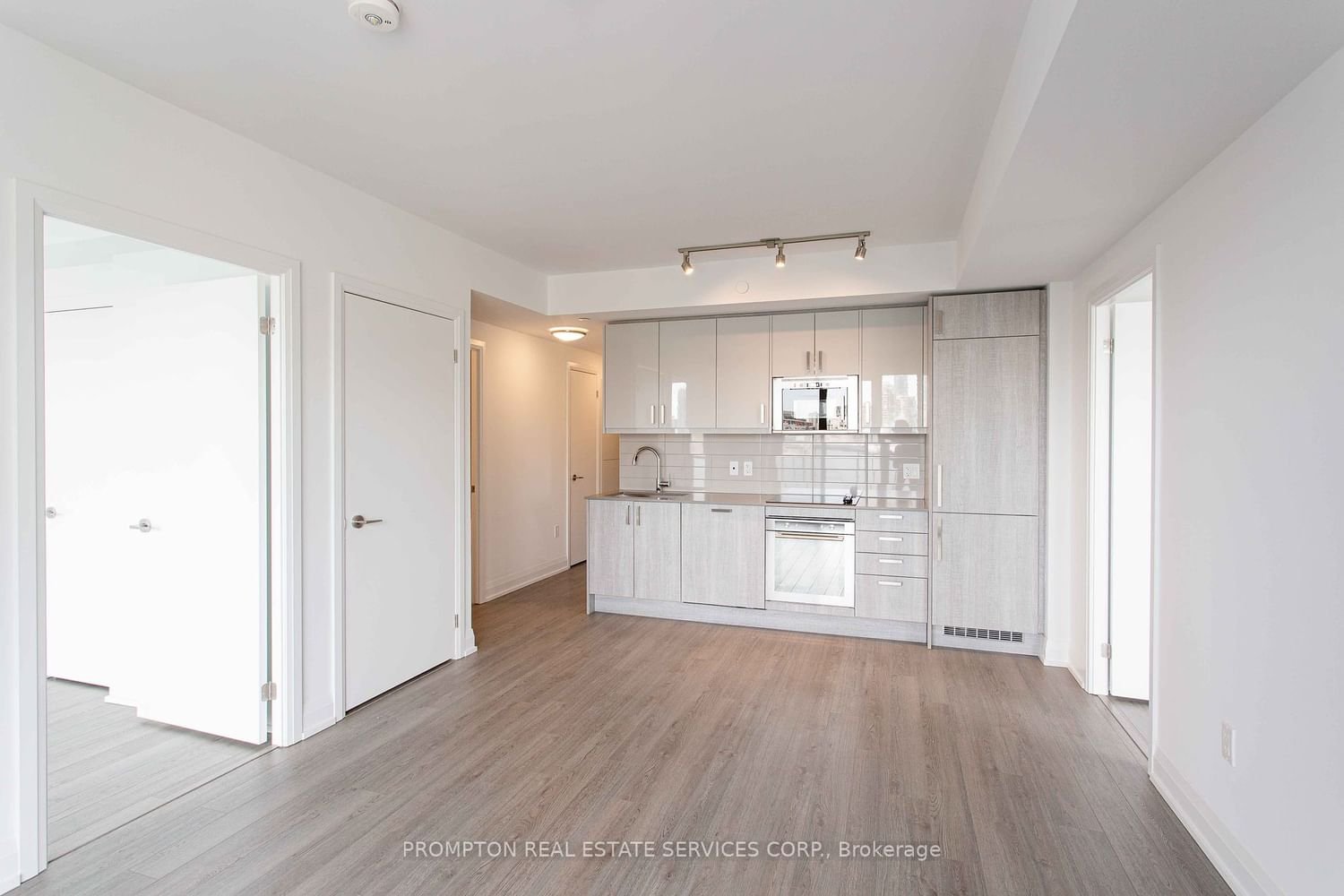 77 Mutual St, unit 1808 for rent - image #1