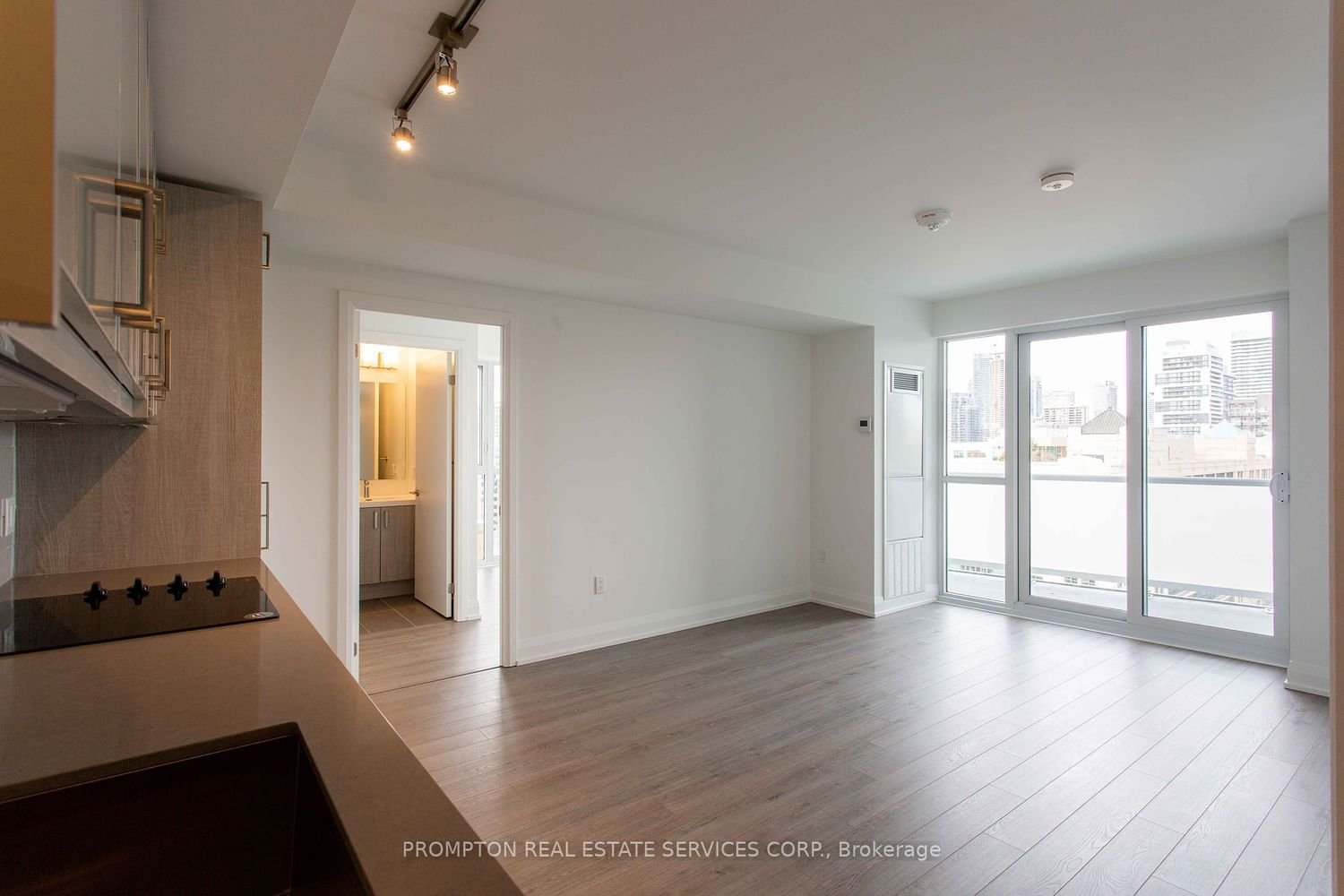 77 Mutual St, unit 1808 for rent - image #12