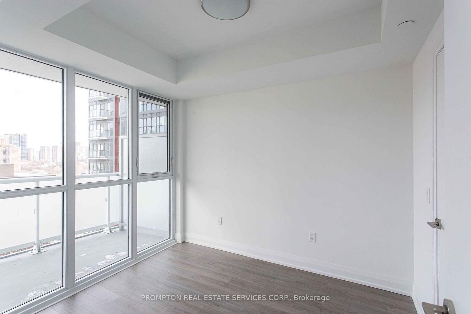 77 Mutual St, unit 1808 for rent - image #3