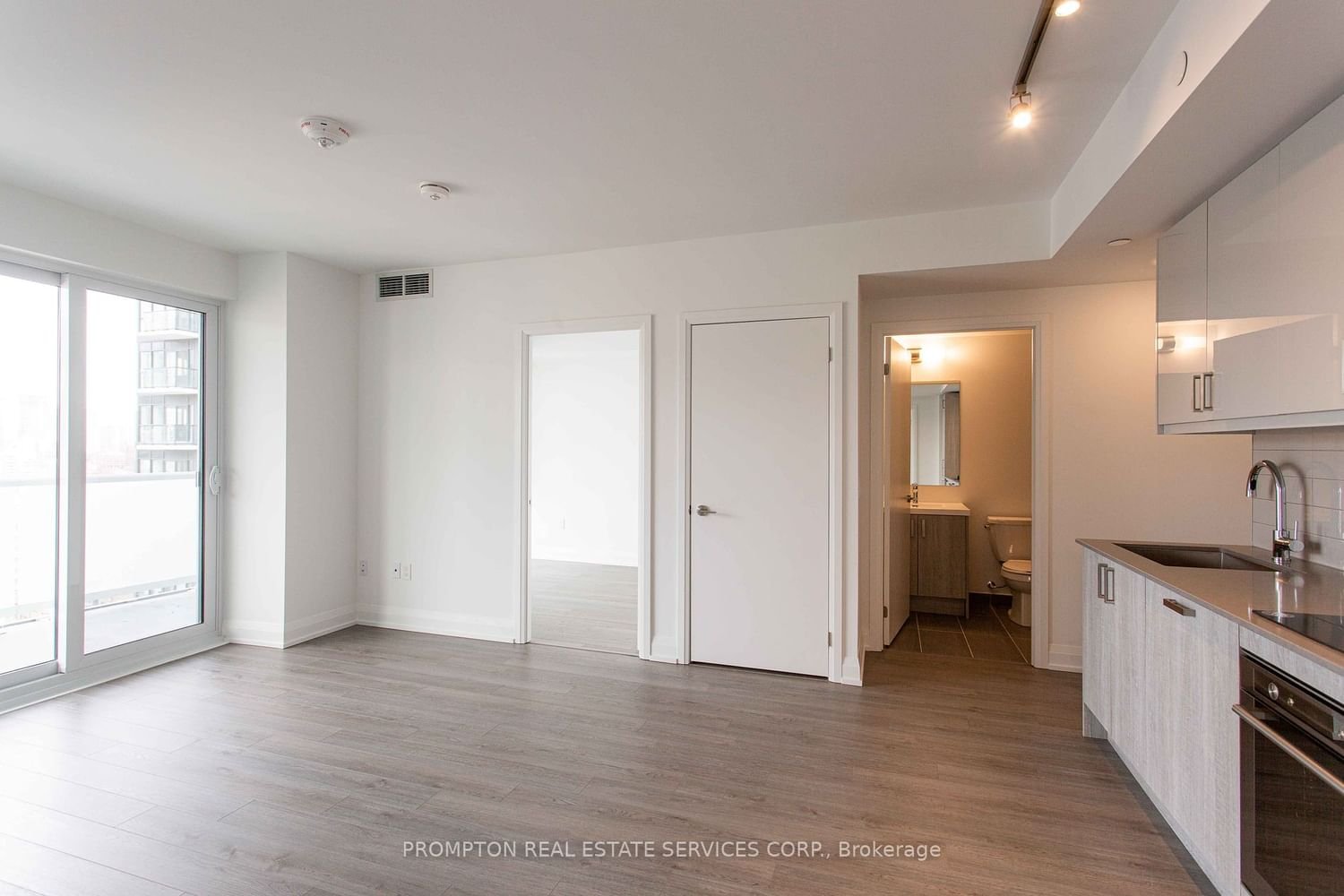 77 Mutual St, unit 1808 for rent - image #7