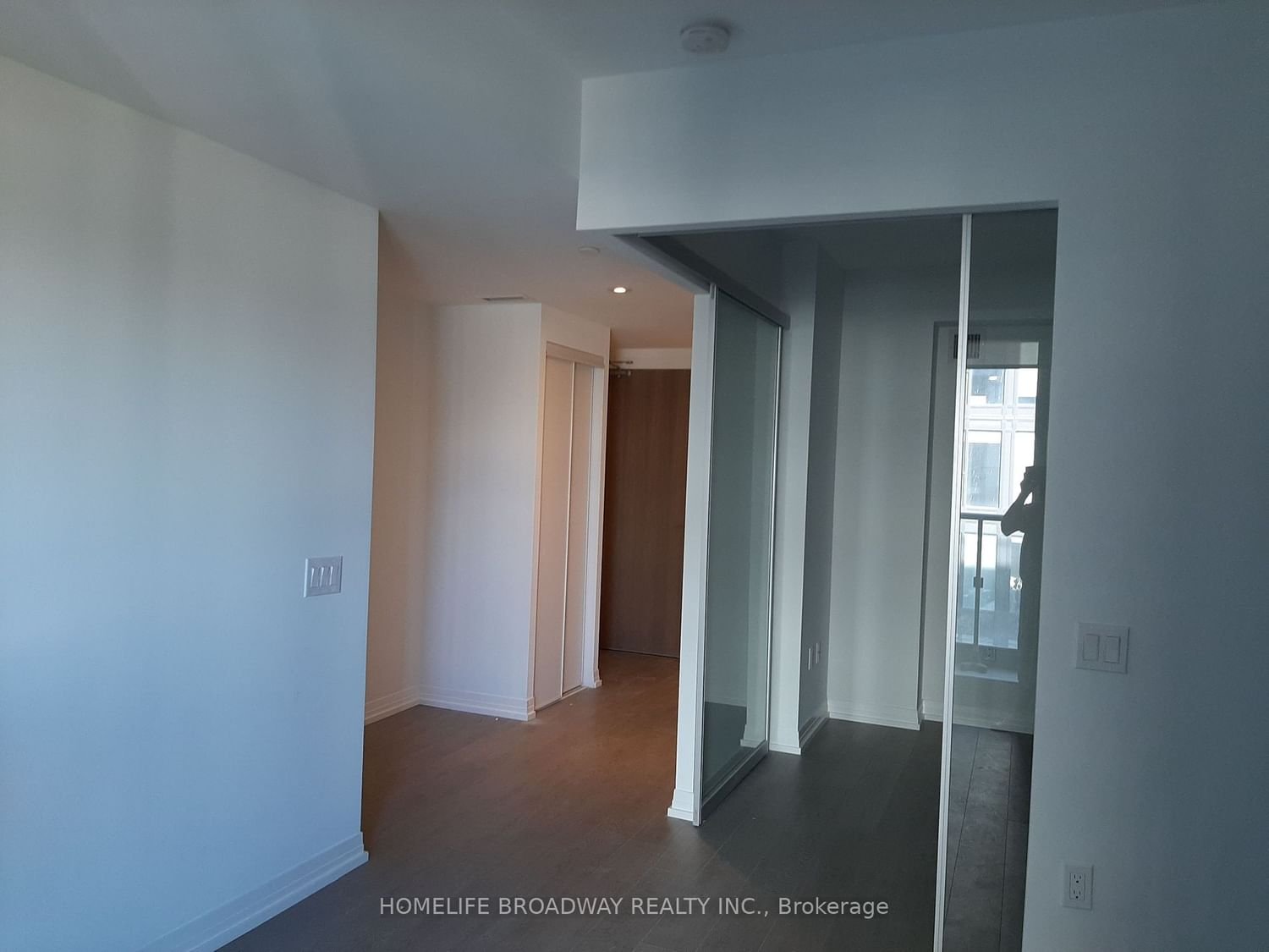 251 Jarvis St, unit 738 for rent - image #2