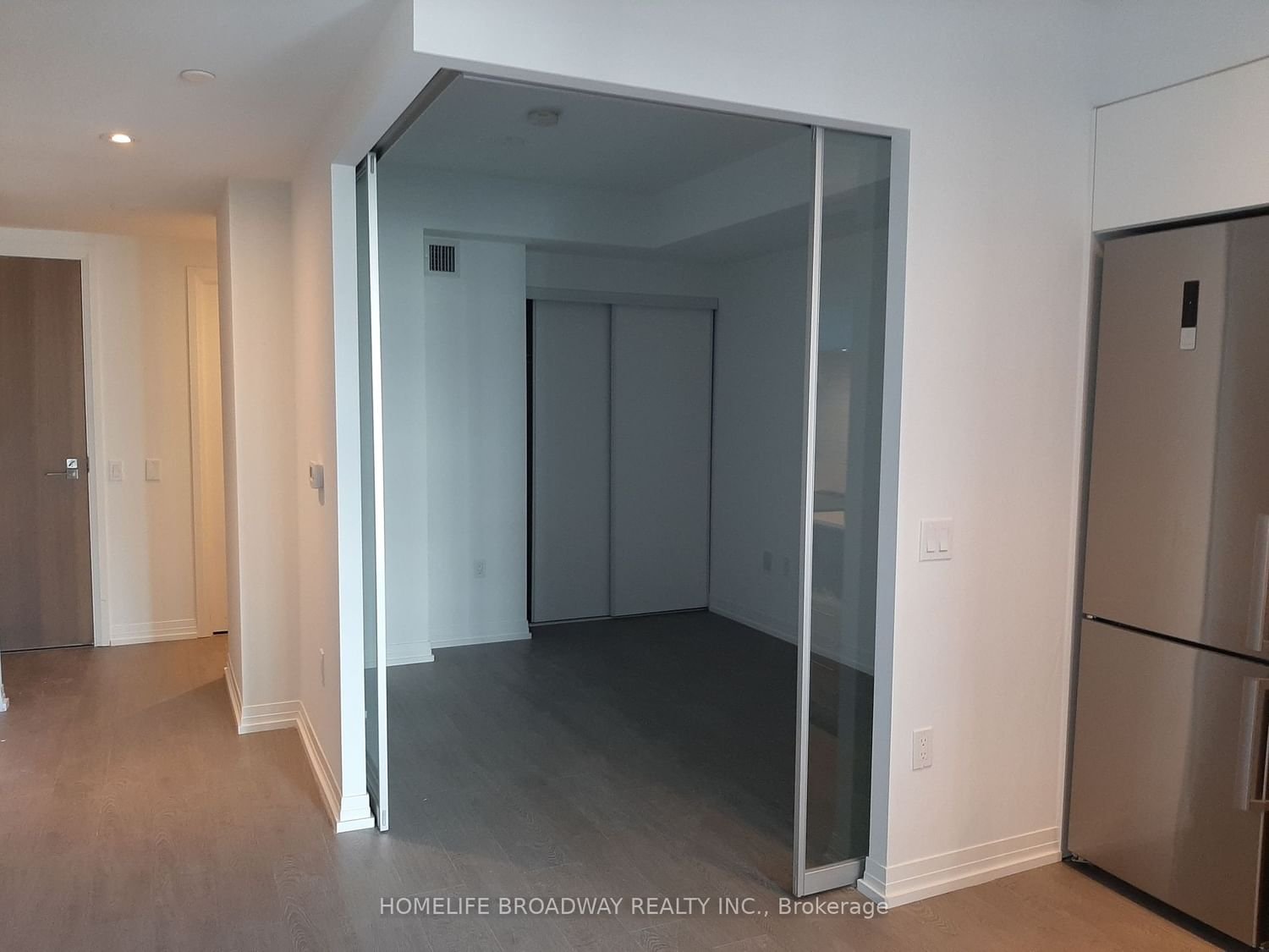 251 Jarvis St, unit 738 for rent - image #3