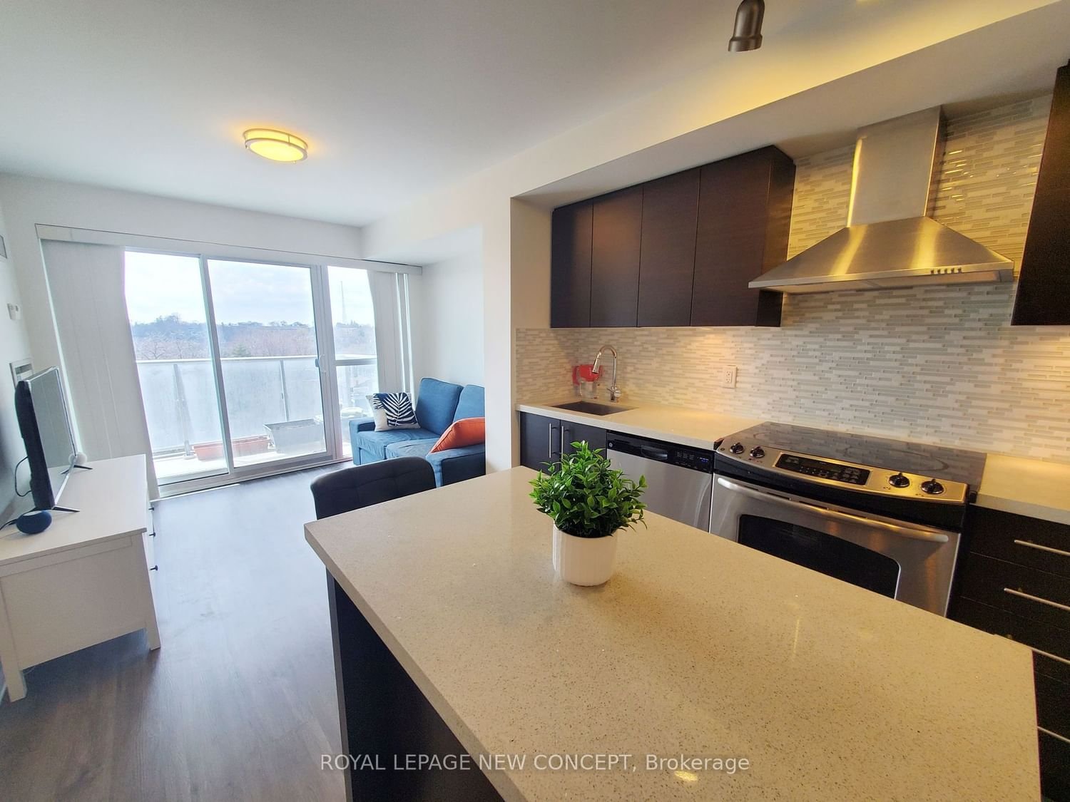 58 Orchard View Blvd, unit 701 for sale - image #6