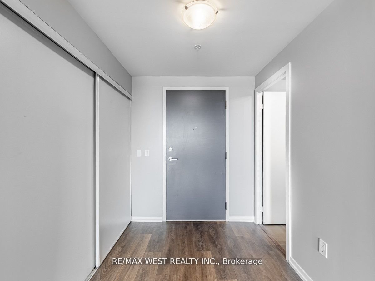 3237 Bayview Ave, unit 305 for rent - image #3