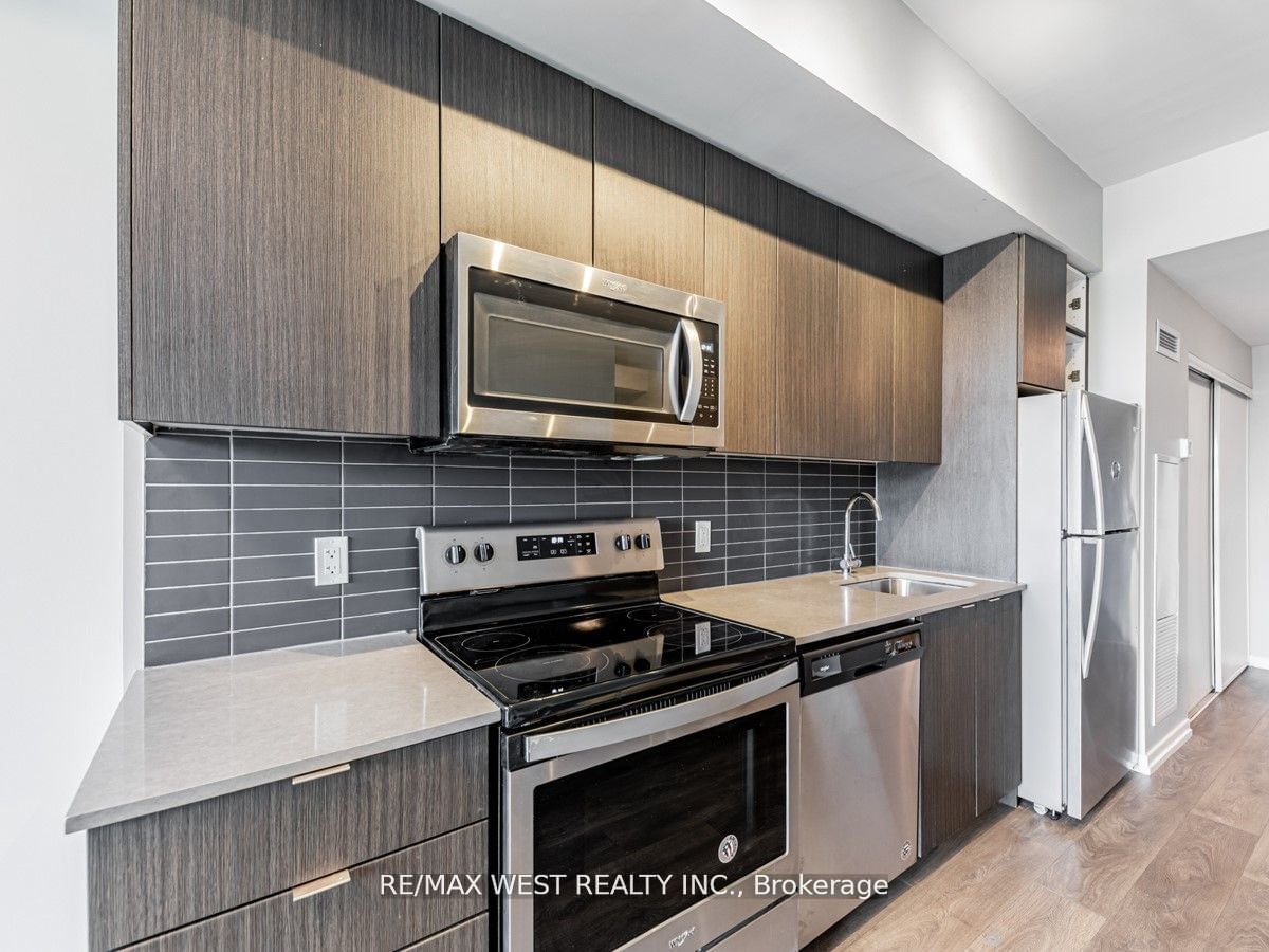 3237 Bayview Ave, unit 305 for rent - image #9