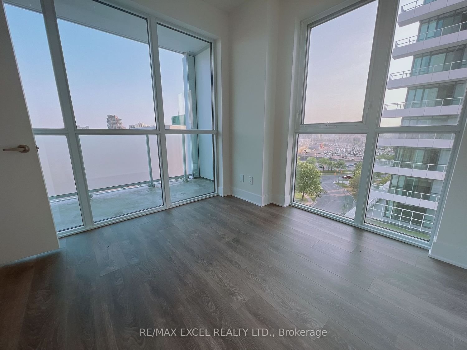 188 Fairview Mall Dr, unit 912 for rent - image #10