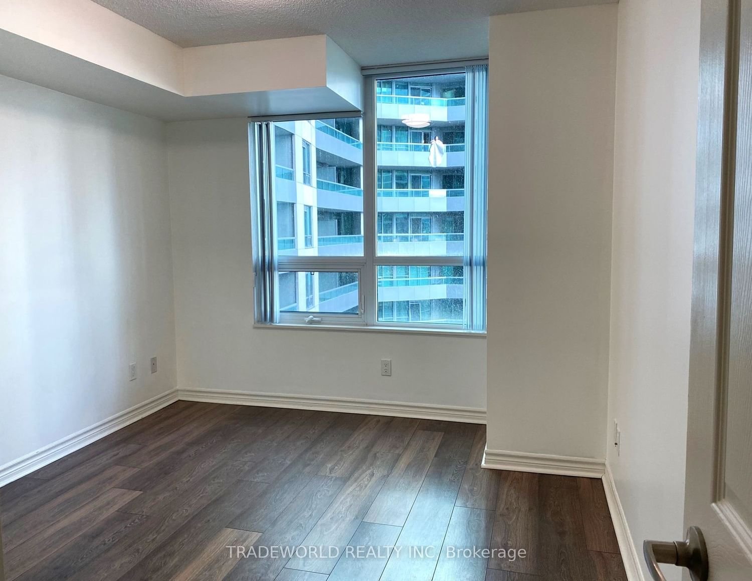 25 Lower Simcoe, unit 802 for rent - image #5