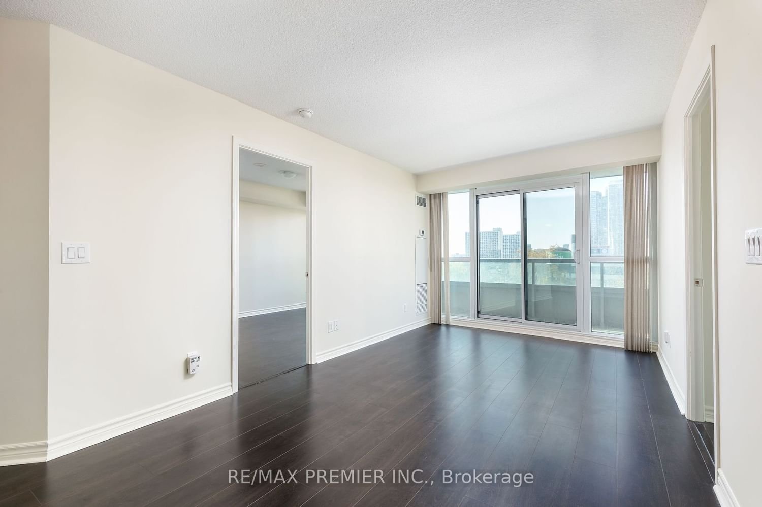 25 Lower Simcoe St, unit 718 for rent - image #8
