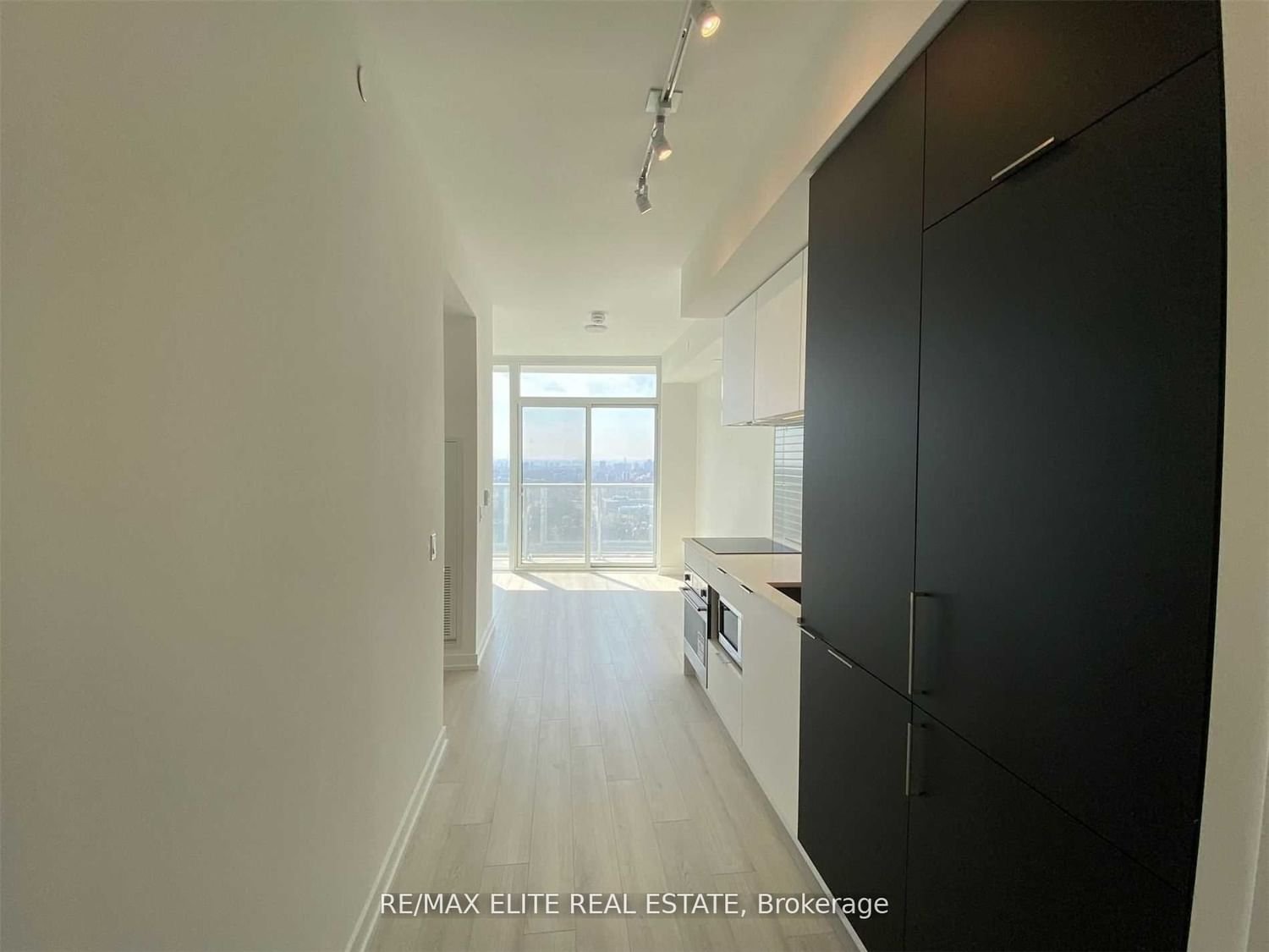33 Helendale Ave, unit 2808 for rent - image #2