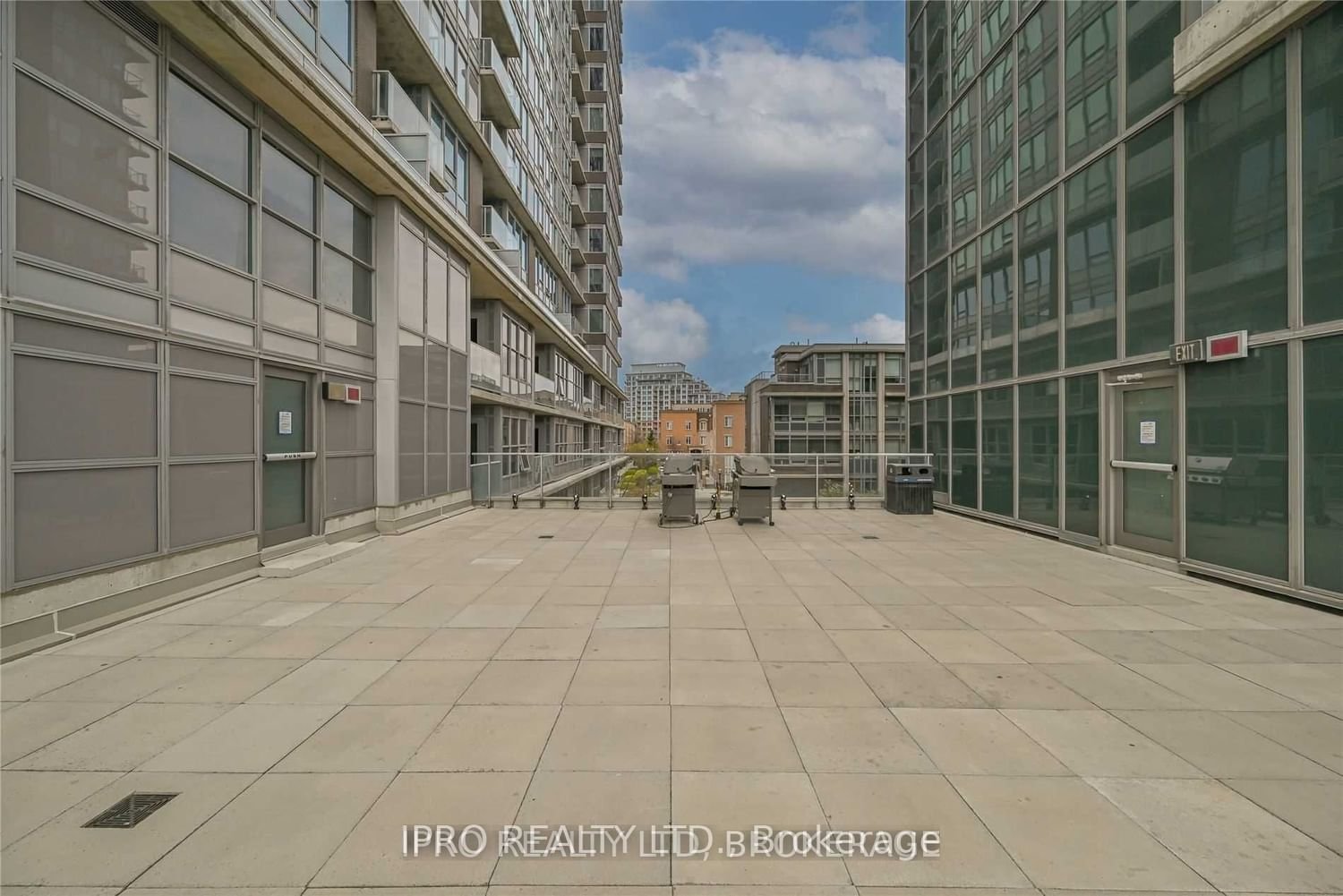 55 East Liberty St, unit 312 for rent - image #19