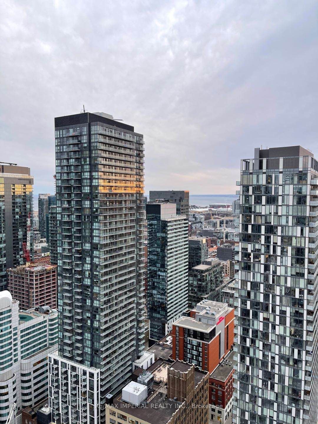 290 Adelaide St W, unit 3903 for rent - image #16