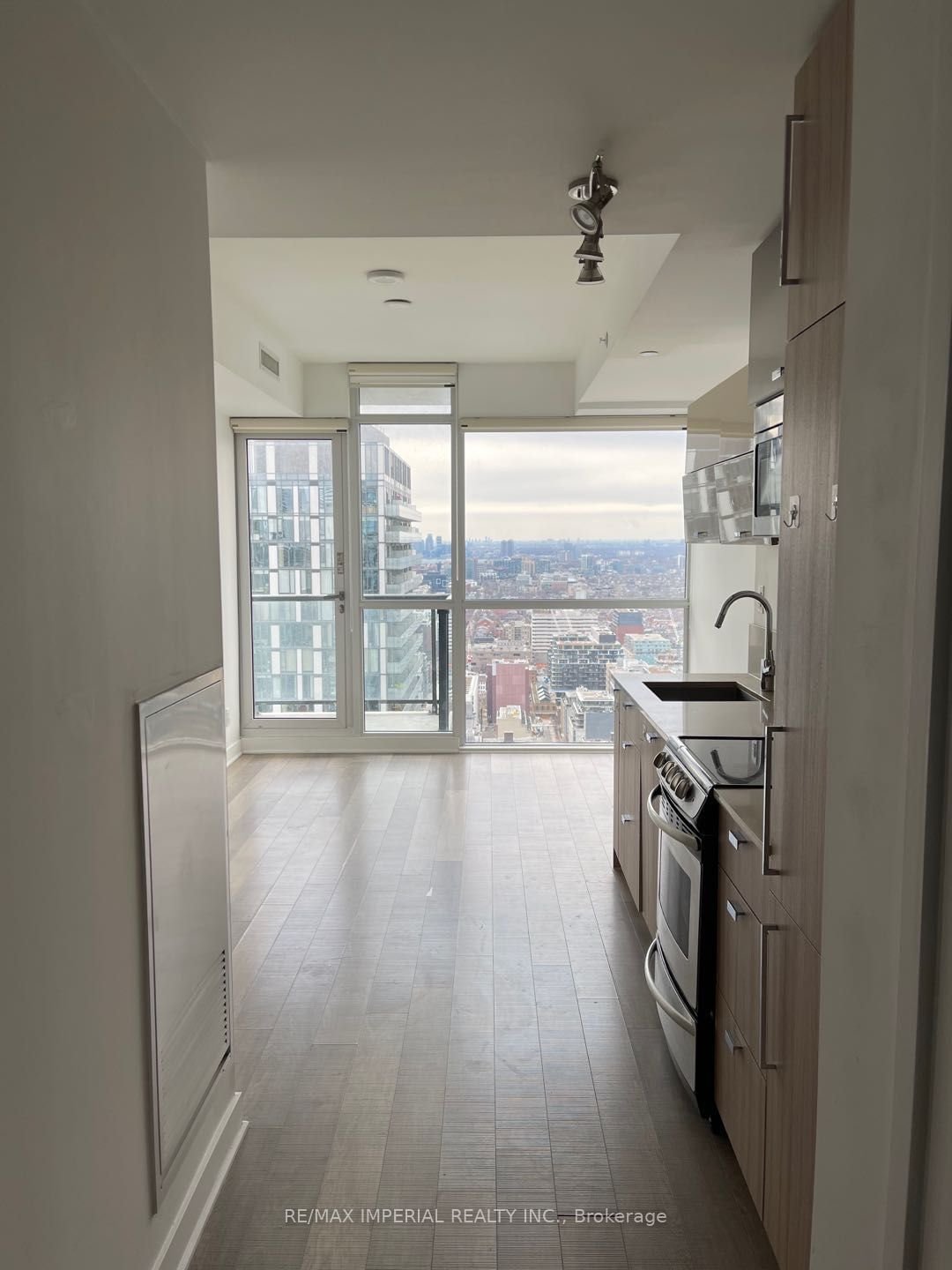 290 Adelaide St W, unit 3903 for rent - image #6