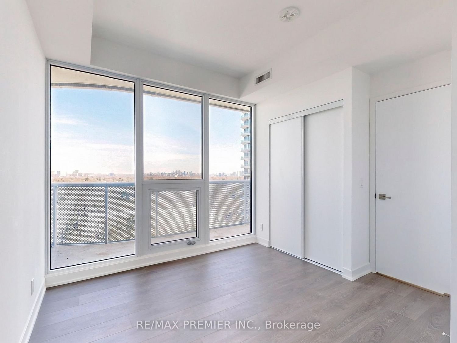 15 Holmes Ave, unit 1311 for sale - image #15