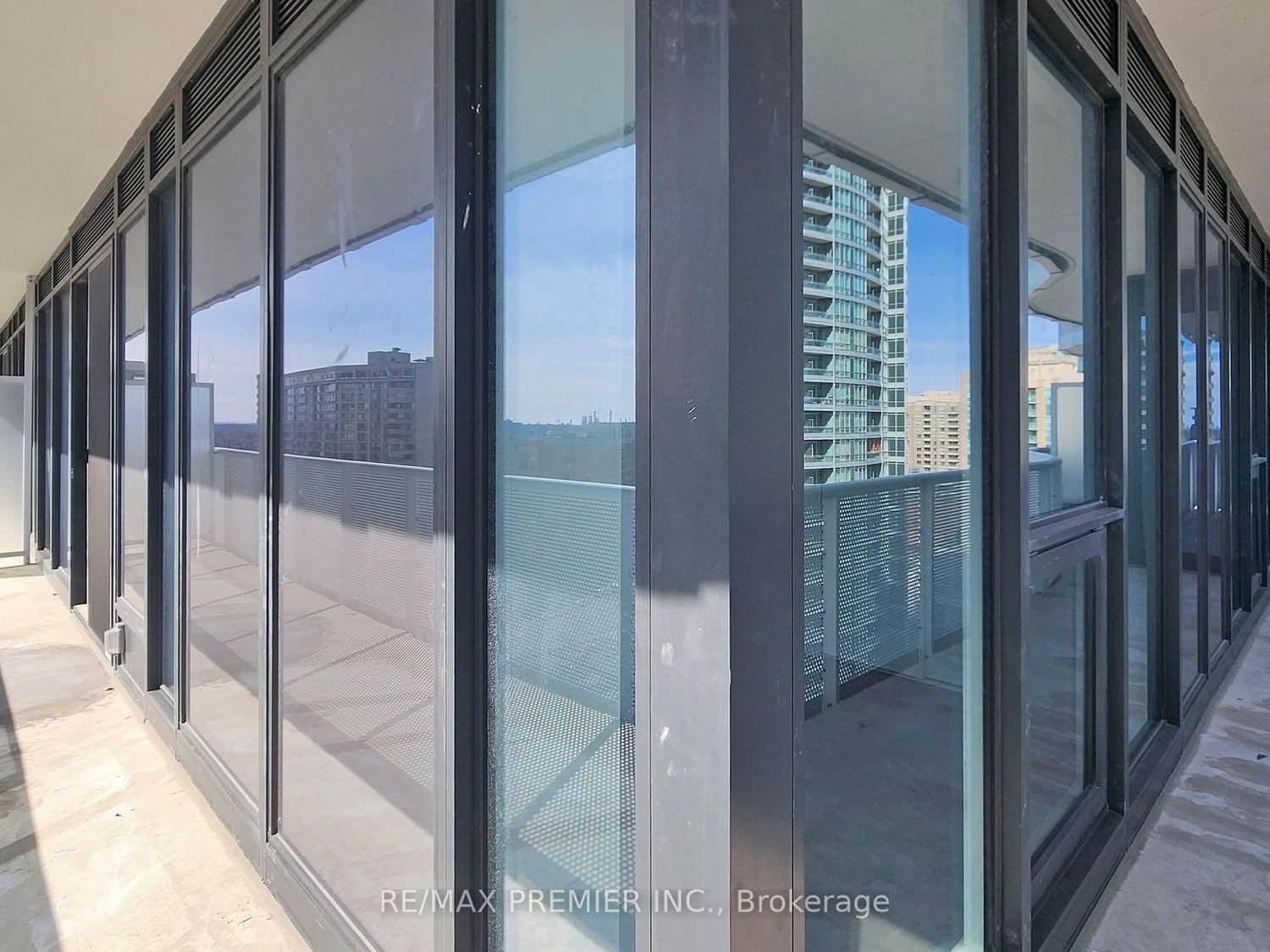 15 Holmes Ave, unit 1311 for sale - image #25