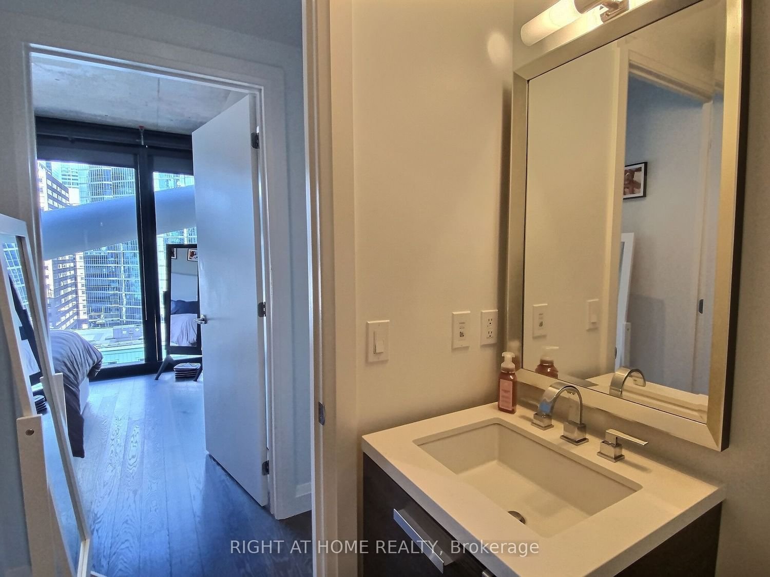 224 King St W, unit 1204 for rent - image #12