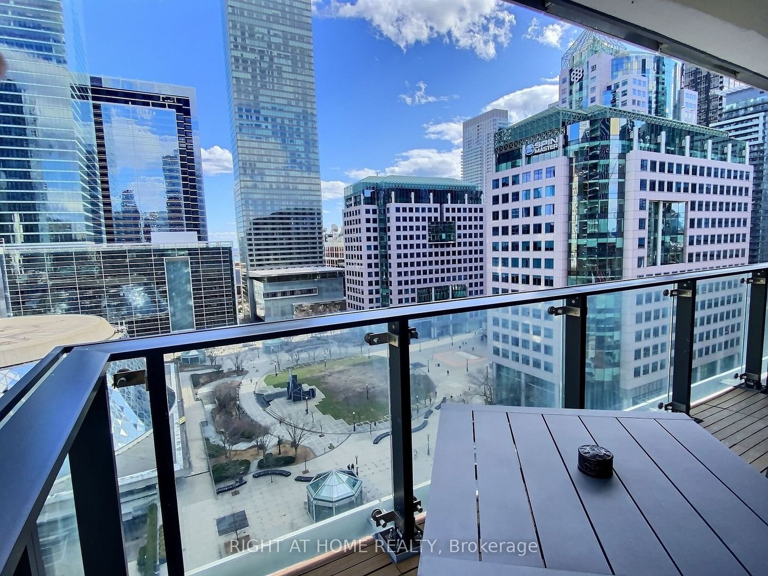 224 King St W, unit 1204 for rent - image #6