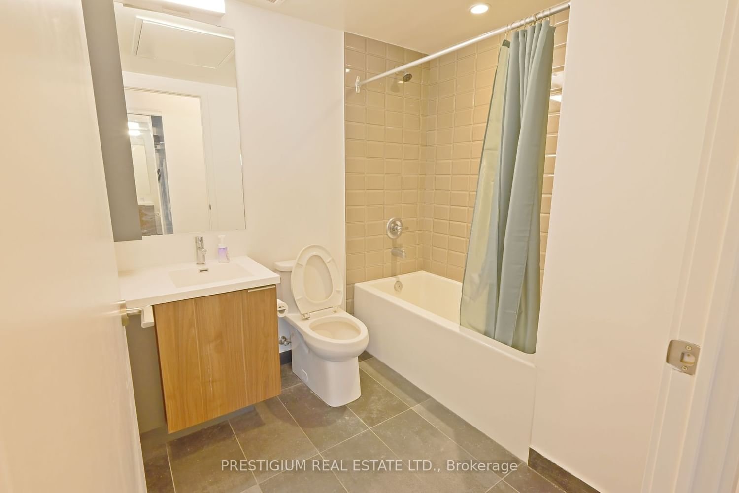 203 College St, unit 2401 for rent - image #9