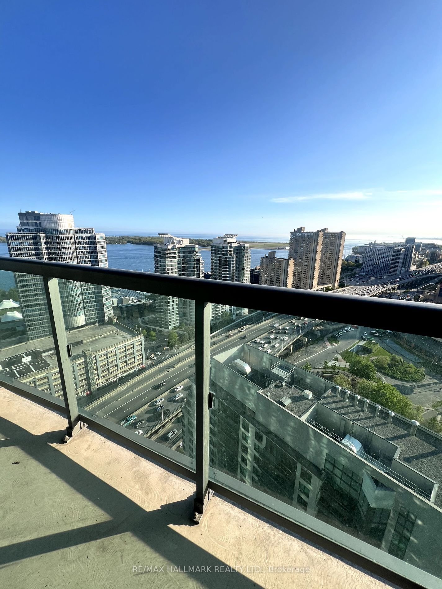 19 Grand Trunk Cres, unit 3501 for rent - image #11