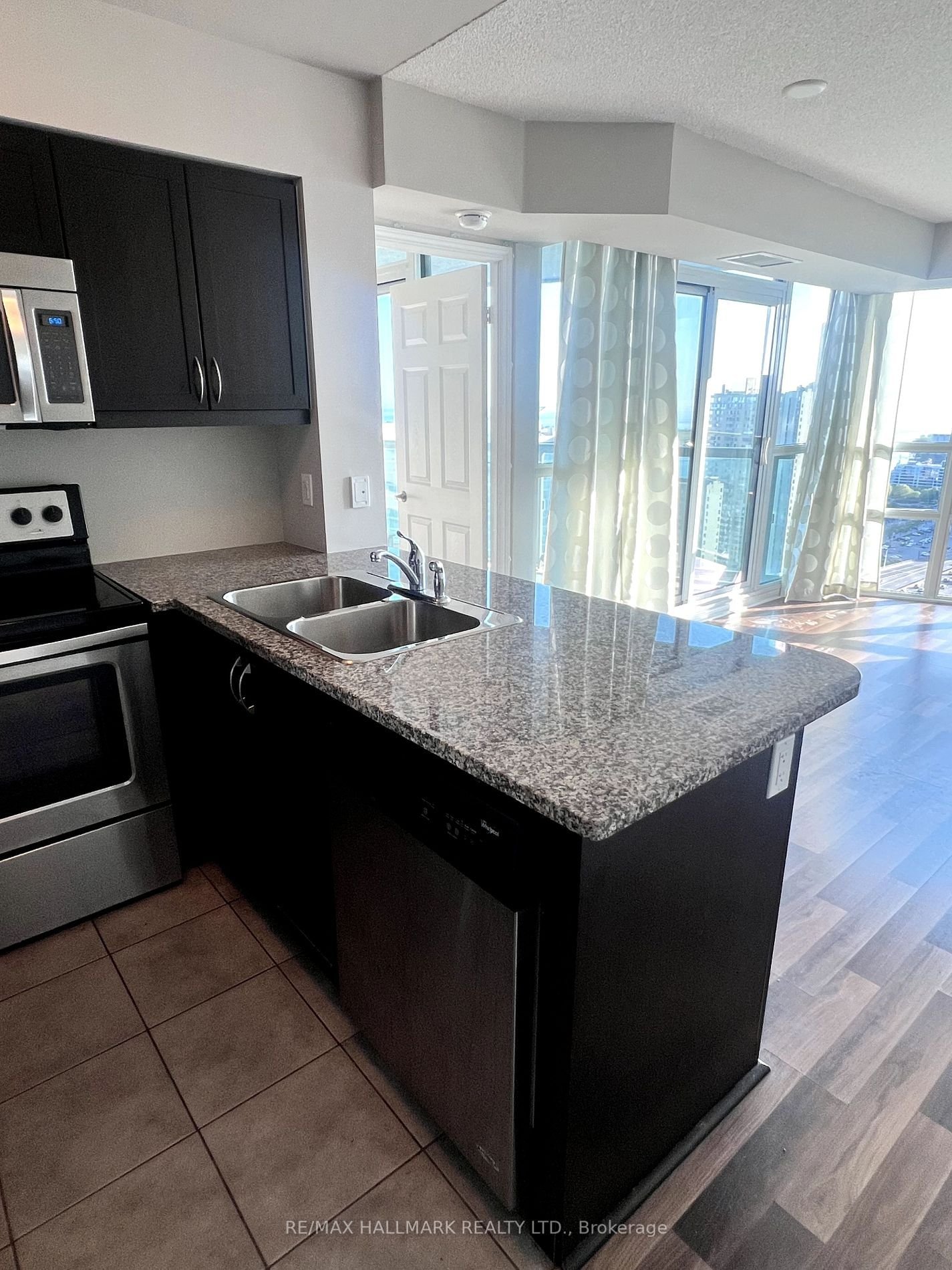 19 Grand Trunk Cres, unit 3501 for rent - image #15