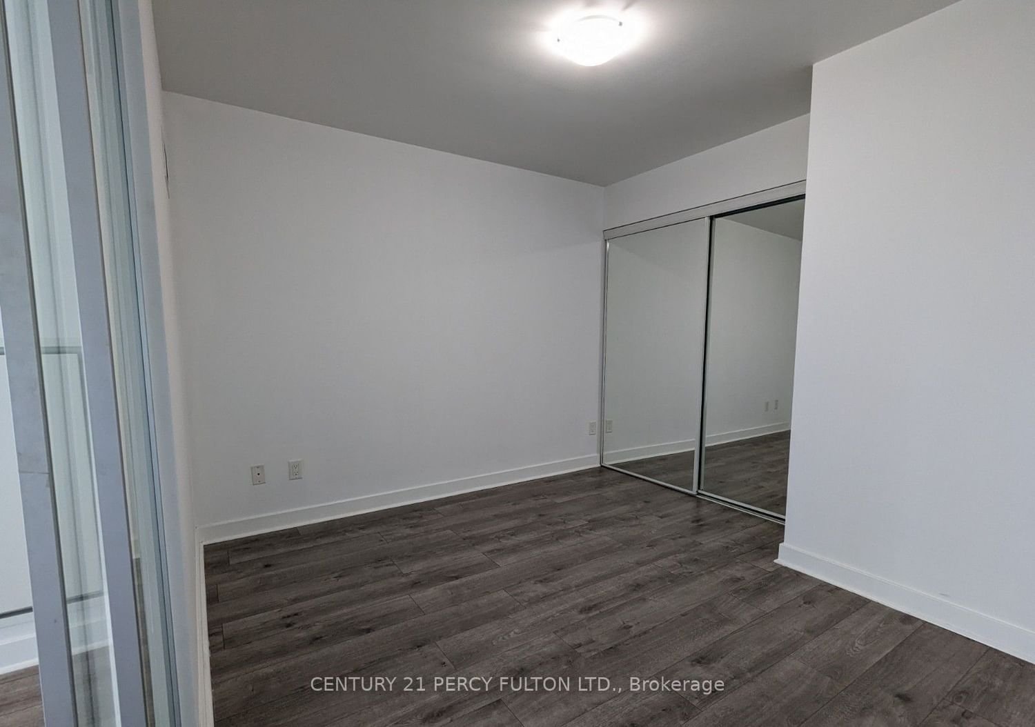 58 Orchard View Blvd, unit 1009 for rent - image #4