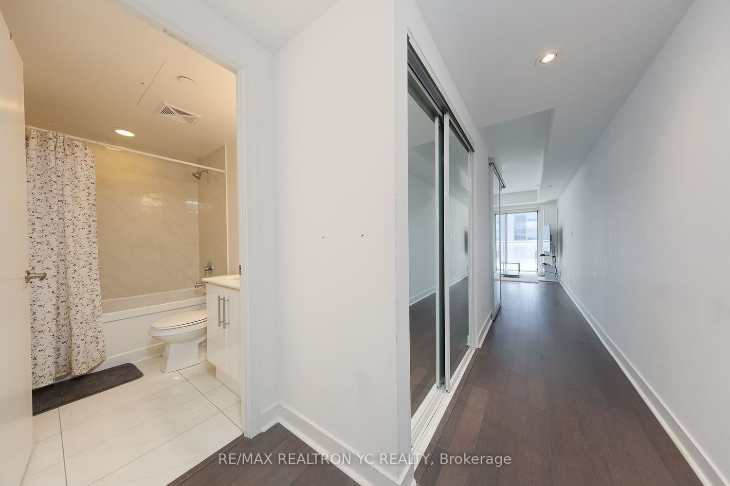 58 Orchard View Blvd, unit 1808 for sale - image #16
