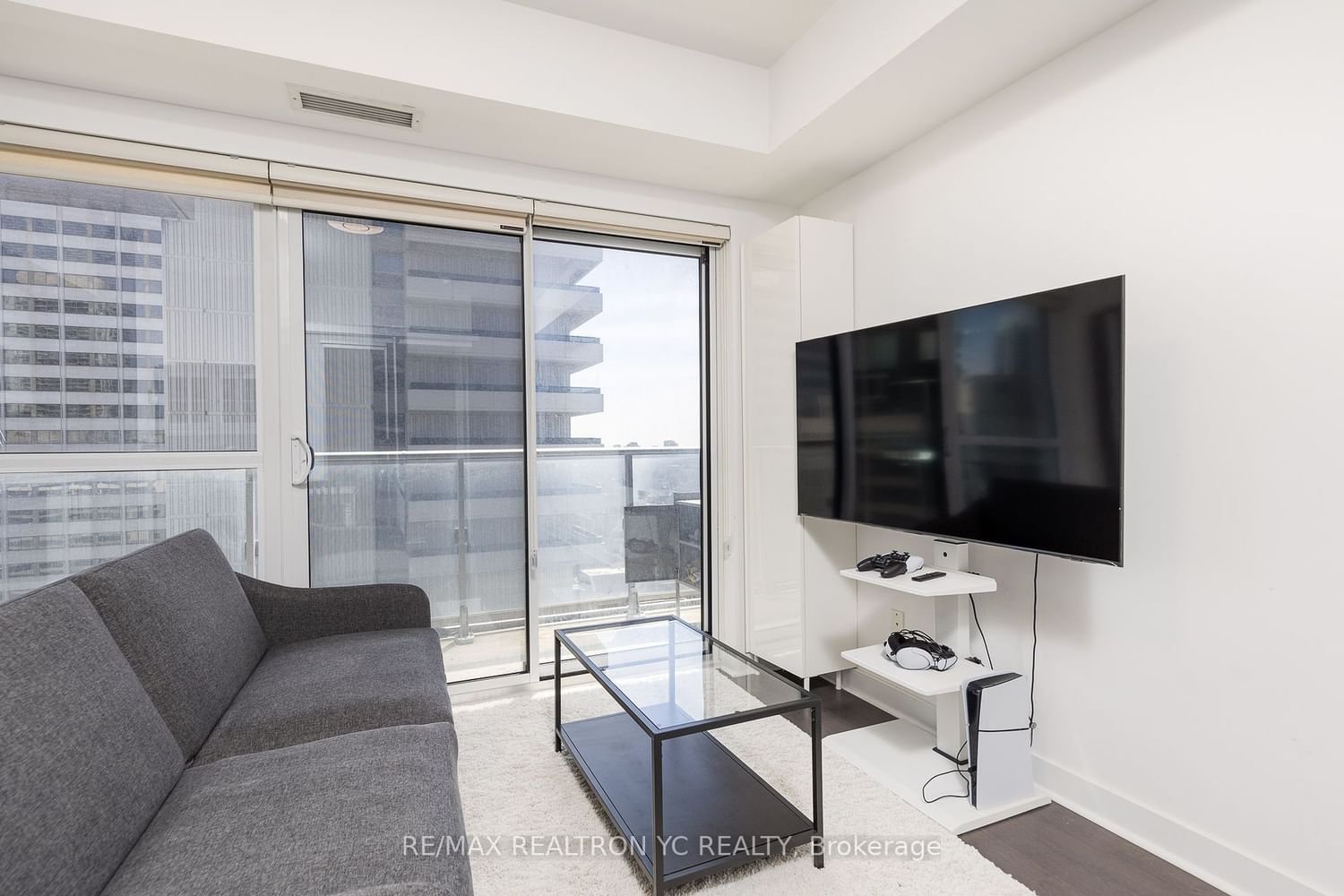 58 Orchard View Blvd, unit 1808 for sale - image #26