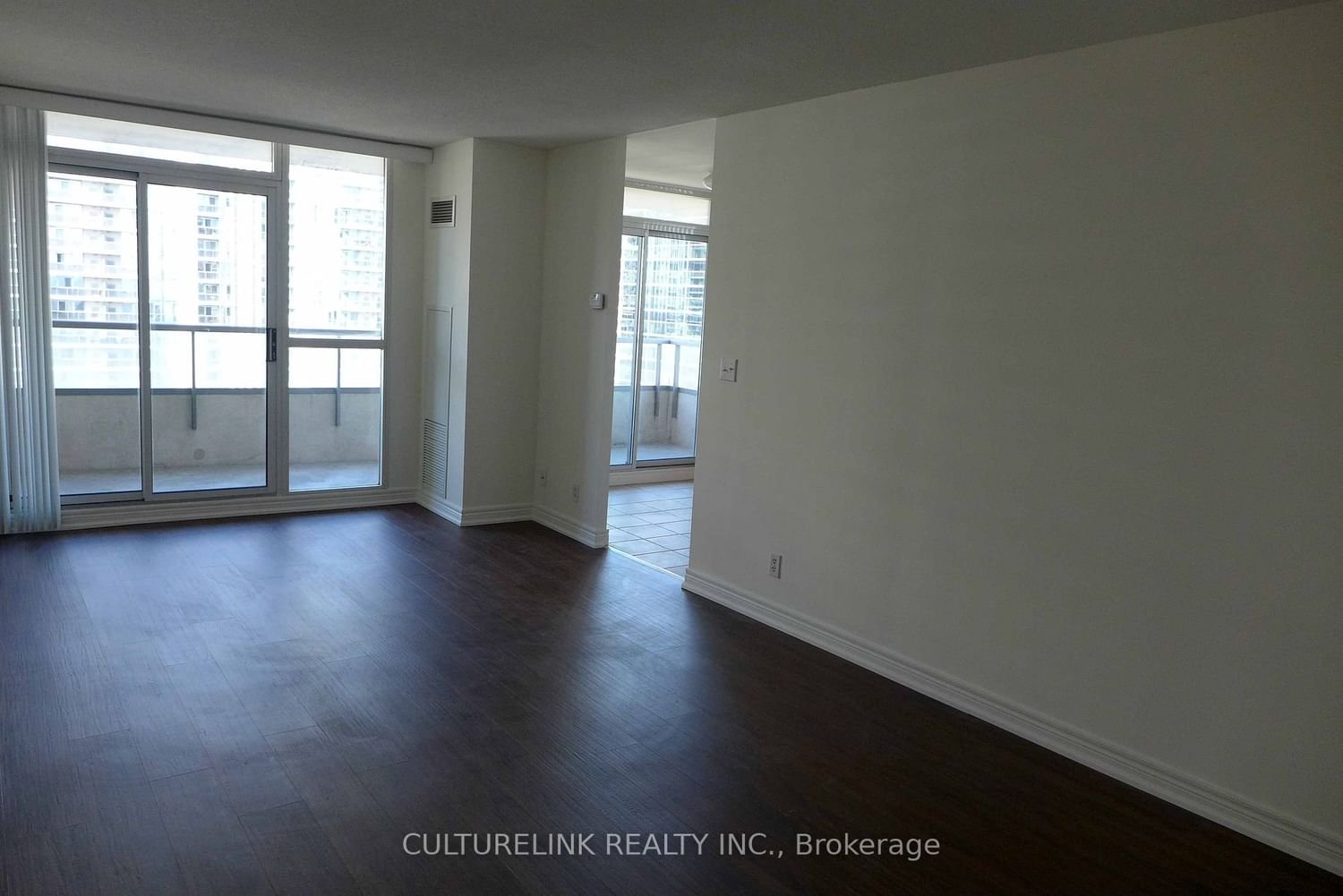 23 Hollywood Ave, unit 2302 for rent - image #3