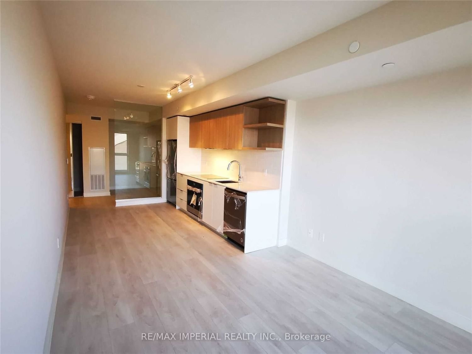 6 Sonic Way, unit N606 for rent - image #17