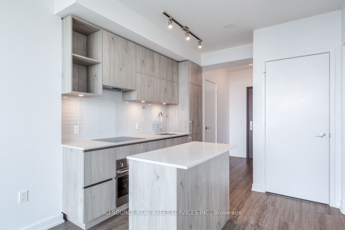 1 Yorkville Ave, unit 3710 for rent - image #4