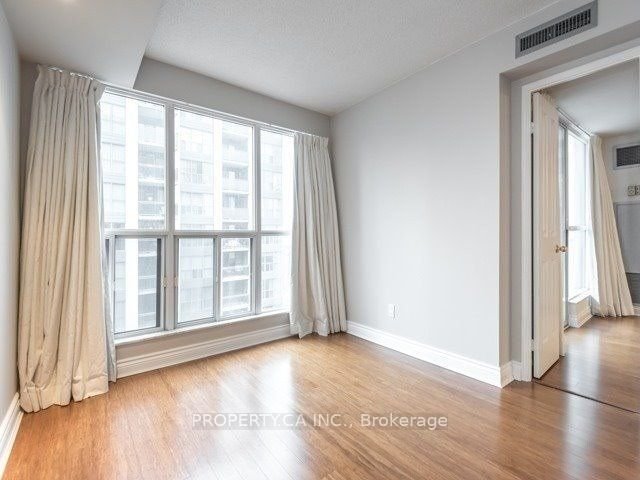 28 Hollywood Ave, unit 1410 for rent - image #9