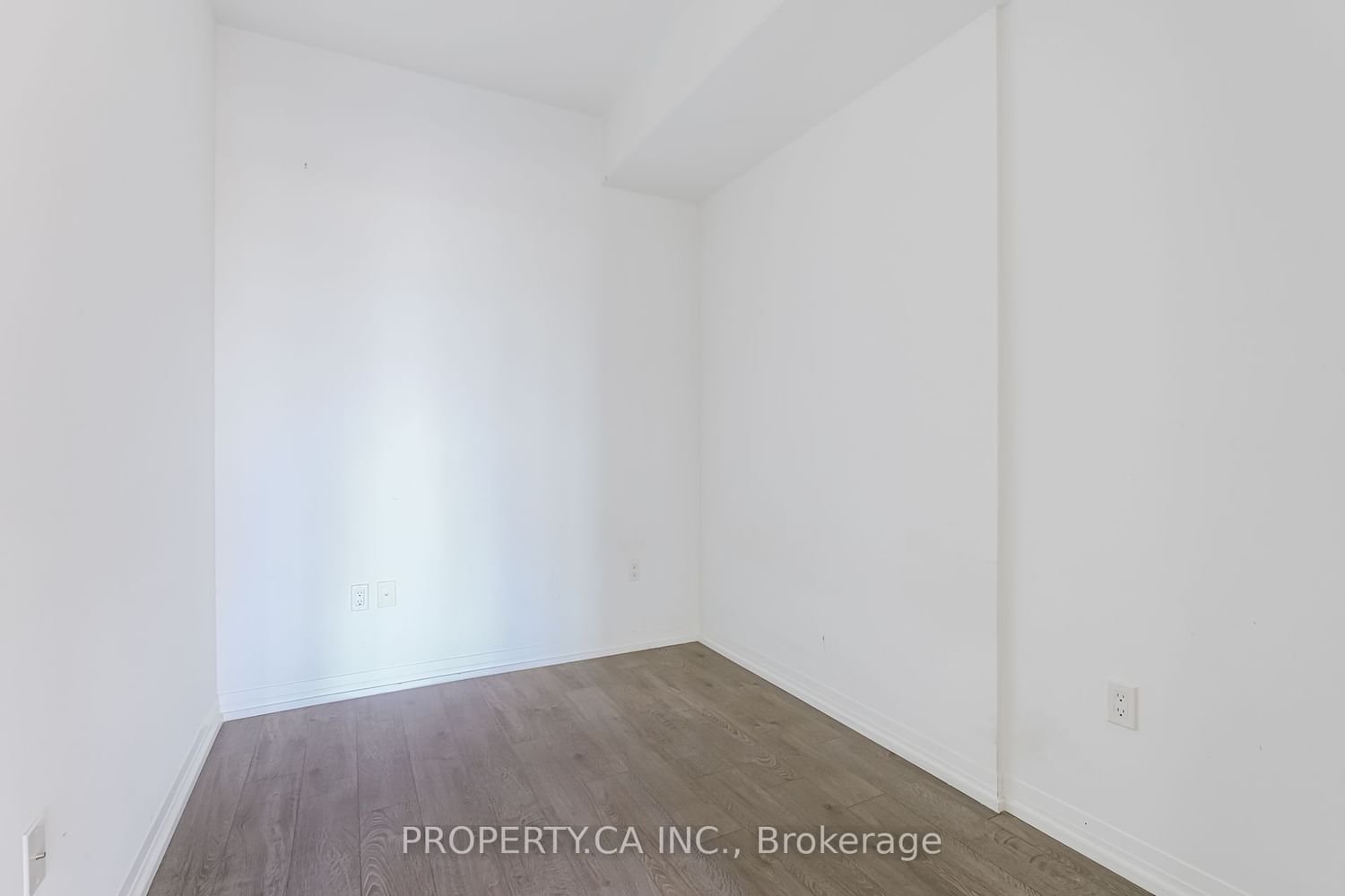 251 Jarvis St, unit 403 for rent - image #8