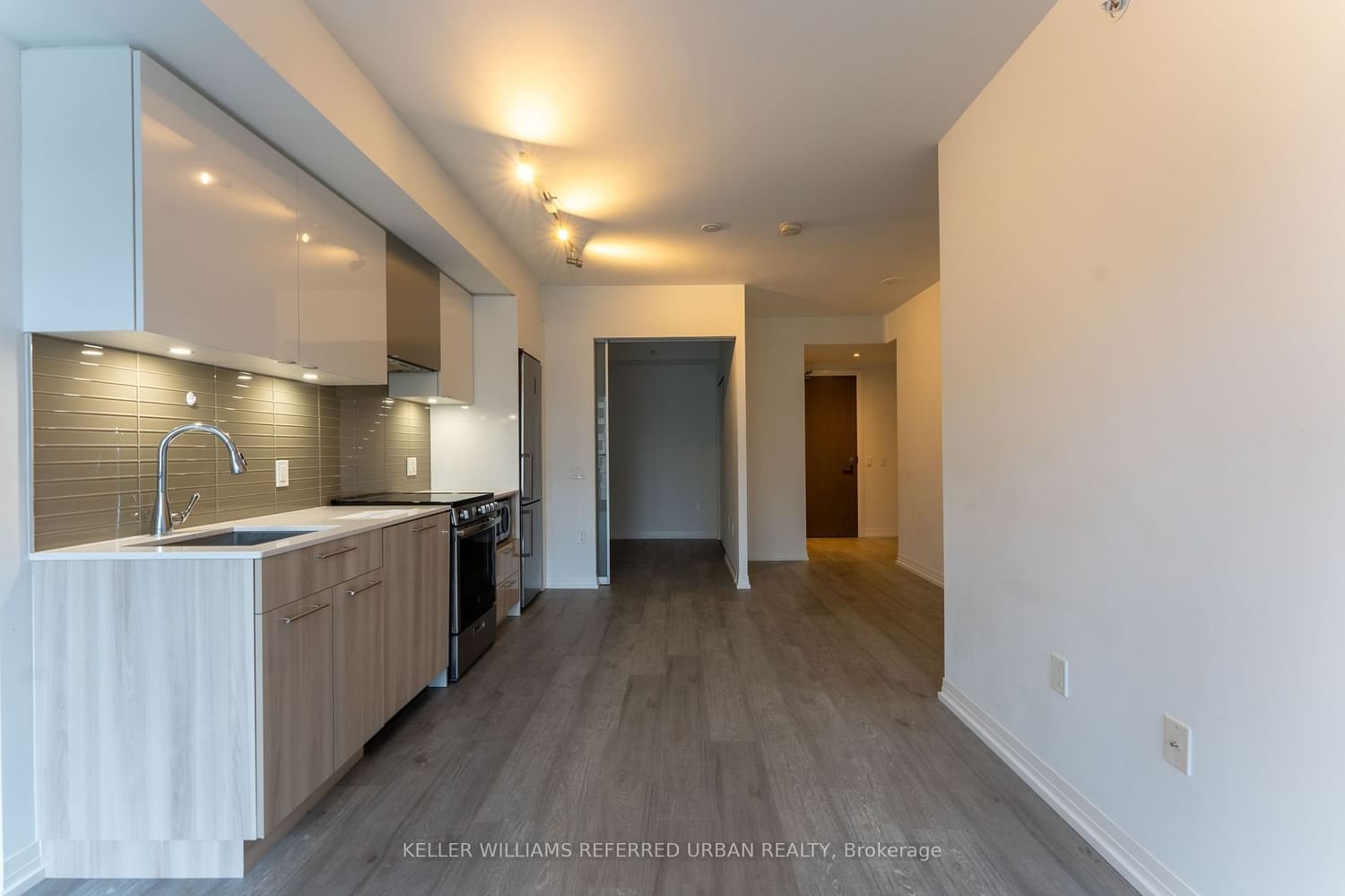 251 Jarvis St, unit 829 for rent - image #4