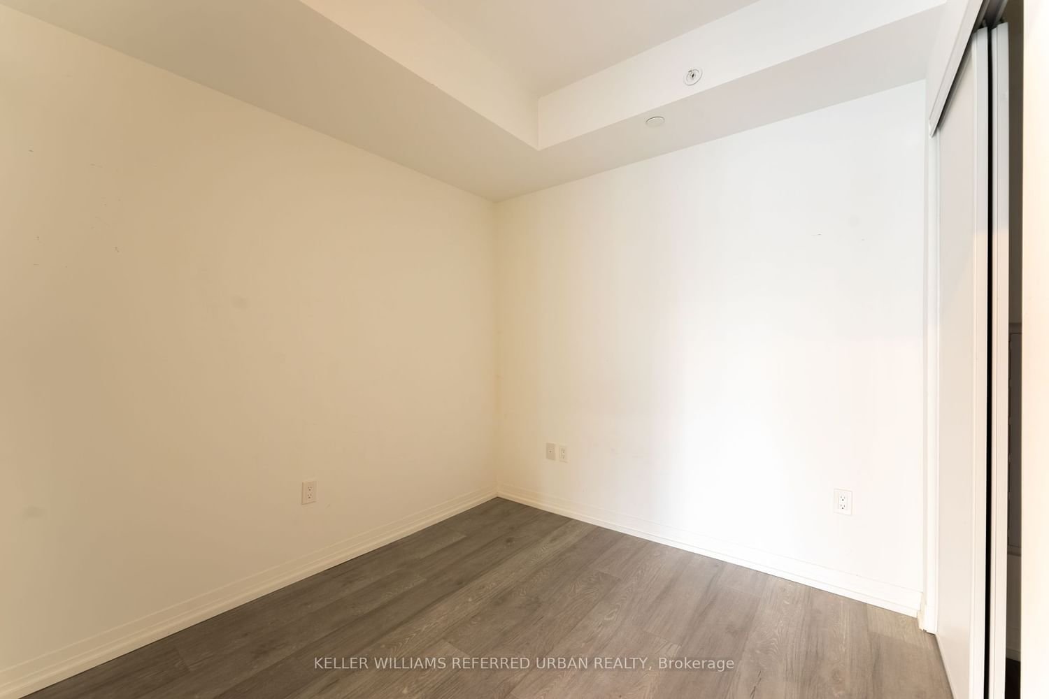 251 Jarvis St, unit 829 for rent - image #6