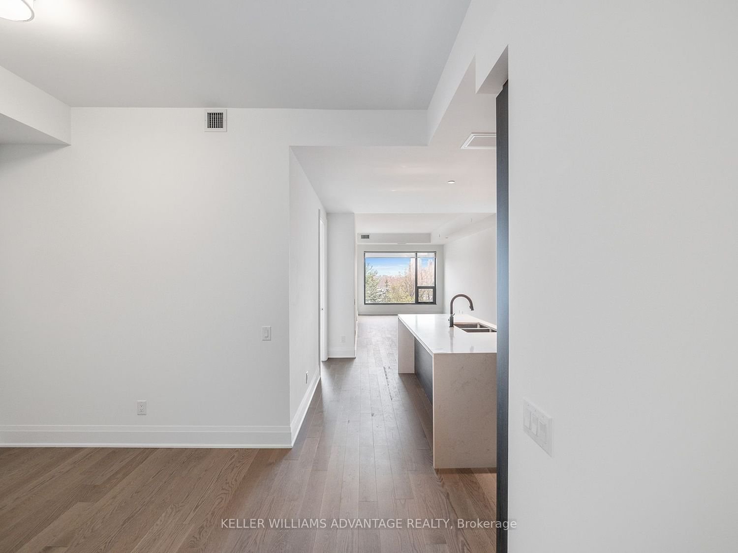 280 Howland Ave, unit 612 for sale - image #3