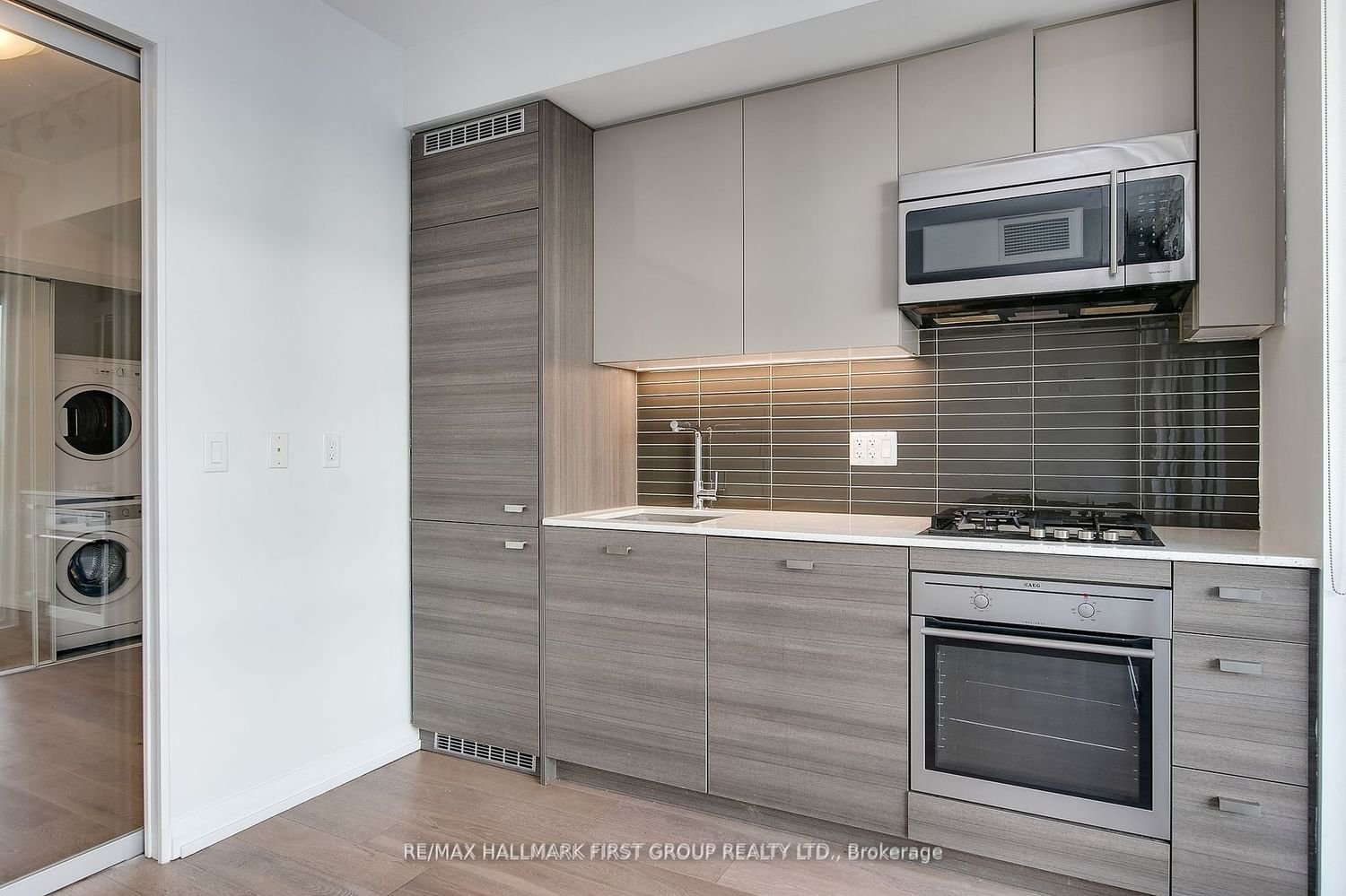835 St Clair Ave W, unit 401 for rent - image #10